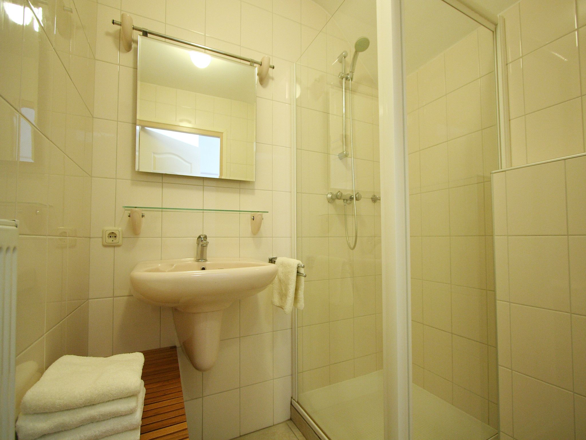 De badkamer van Hoeve in gunne winkel 1 en 2 in Wijlre