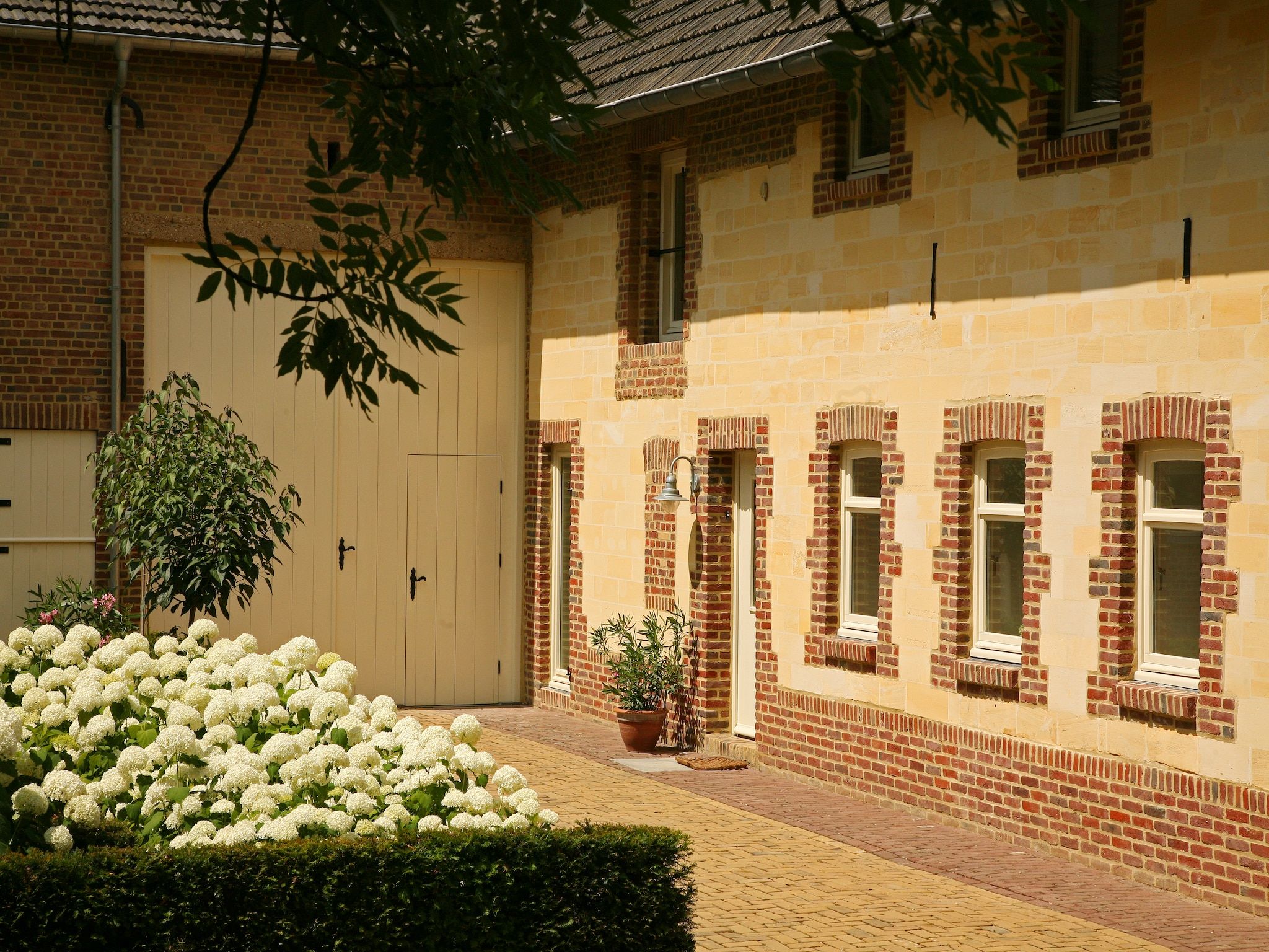 De buitenkant van Hoeve in gunne winkel 1 in Wijlre