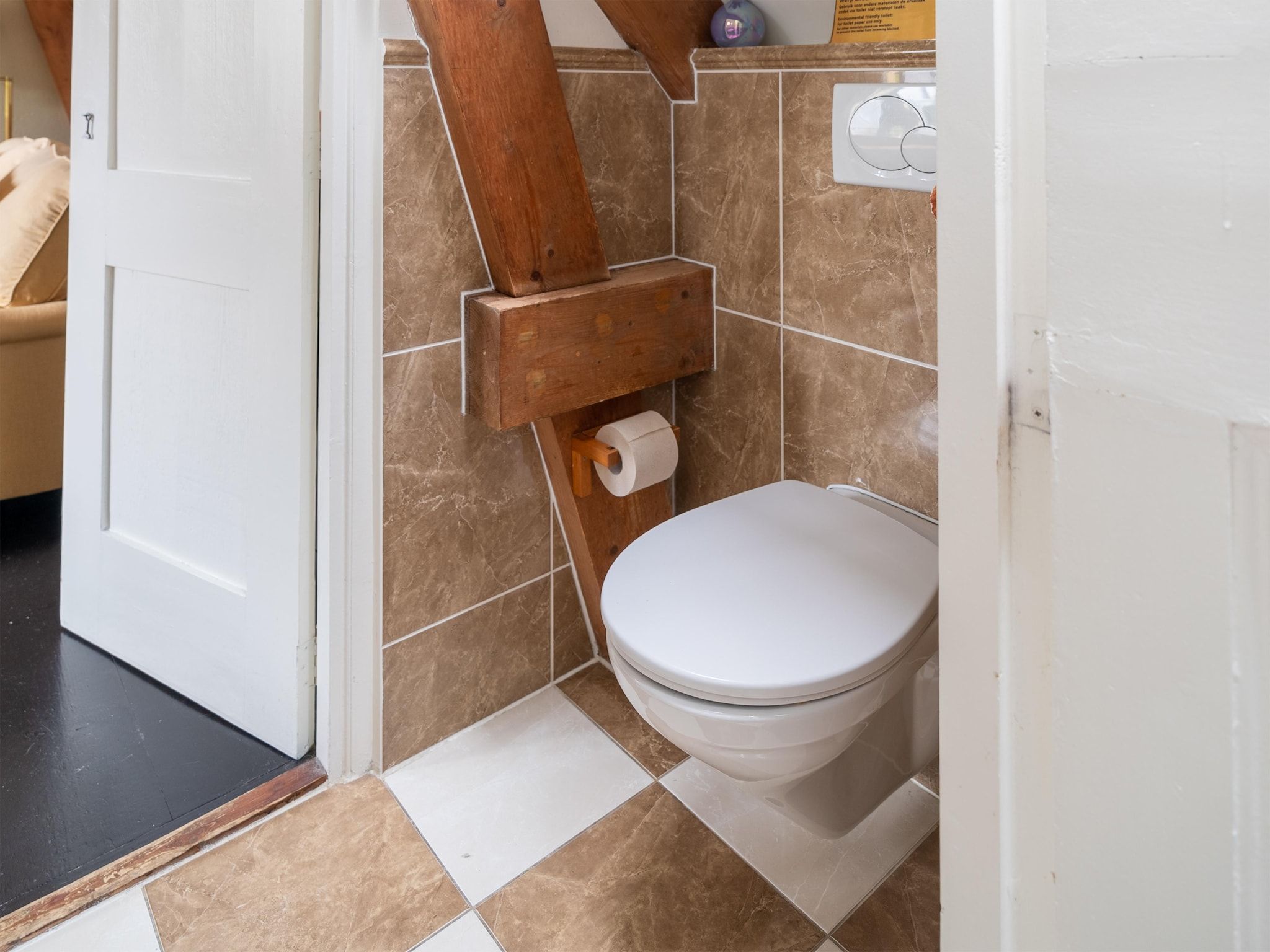 De badkamer van Koetshuis 't Geyn-Landgoed Noordenhoek in Deil