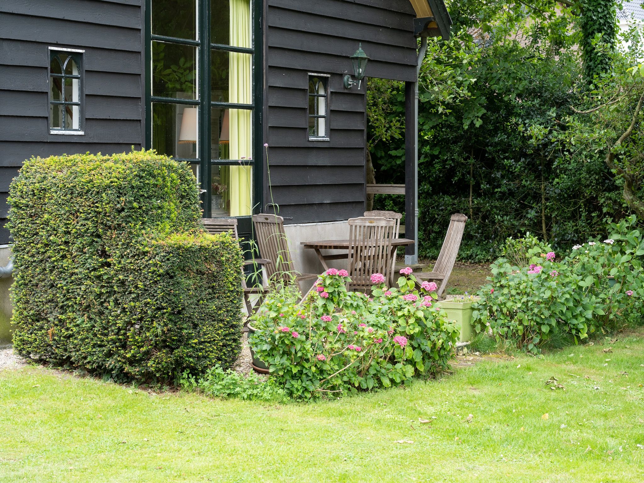 Het terras van Koetshuis 't Geyn-Landgoed Noordenhoek in Deil