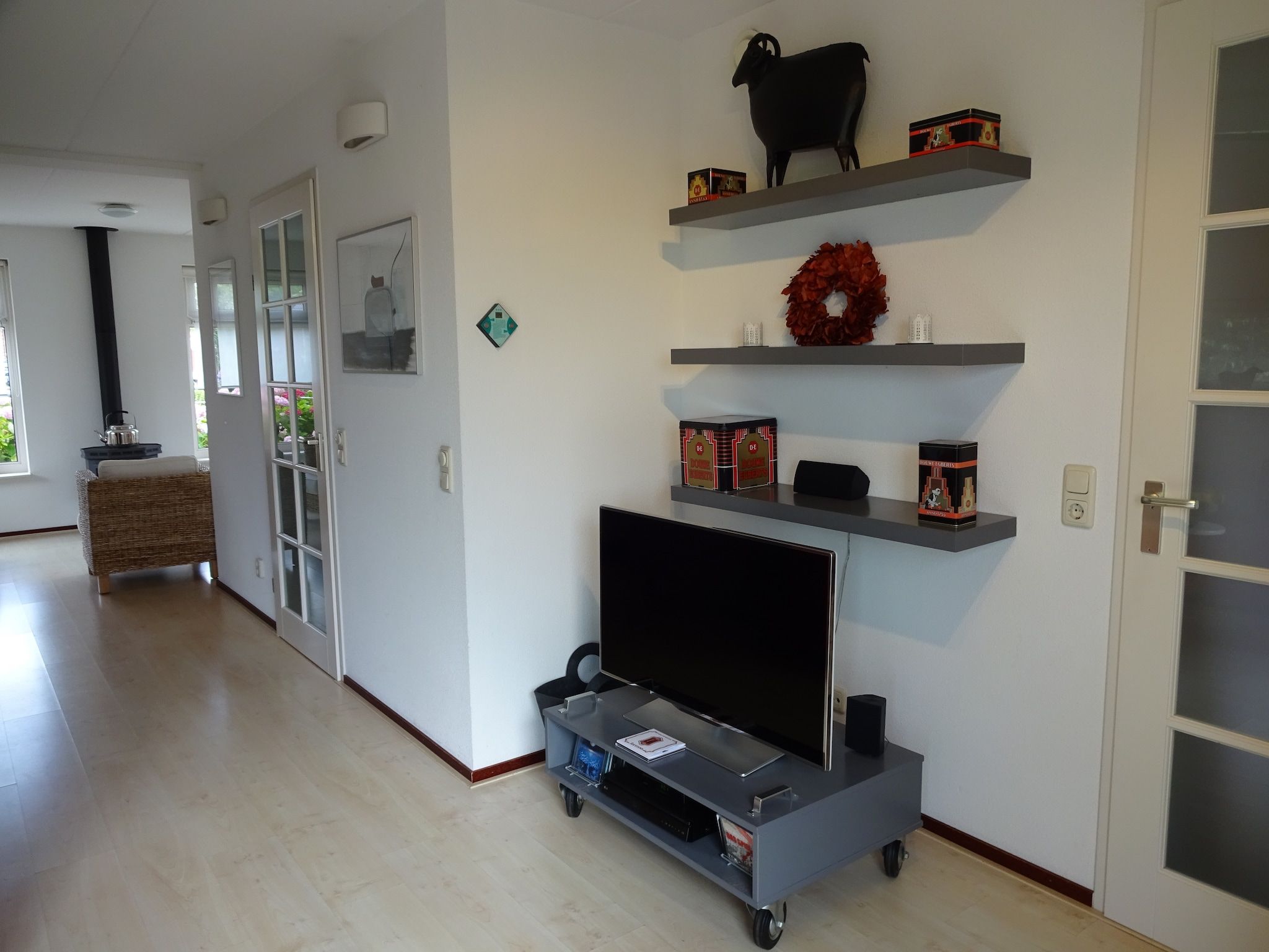 De woonkamer van Villa ten Hoeve in Steendam