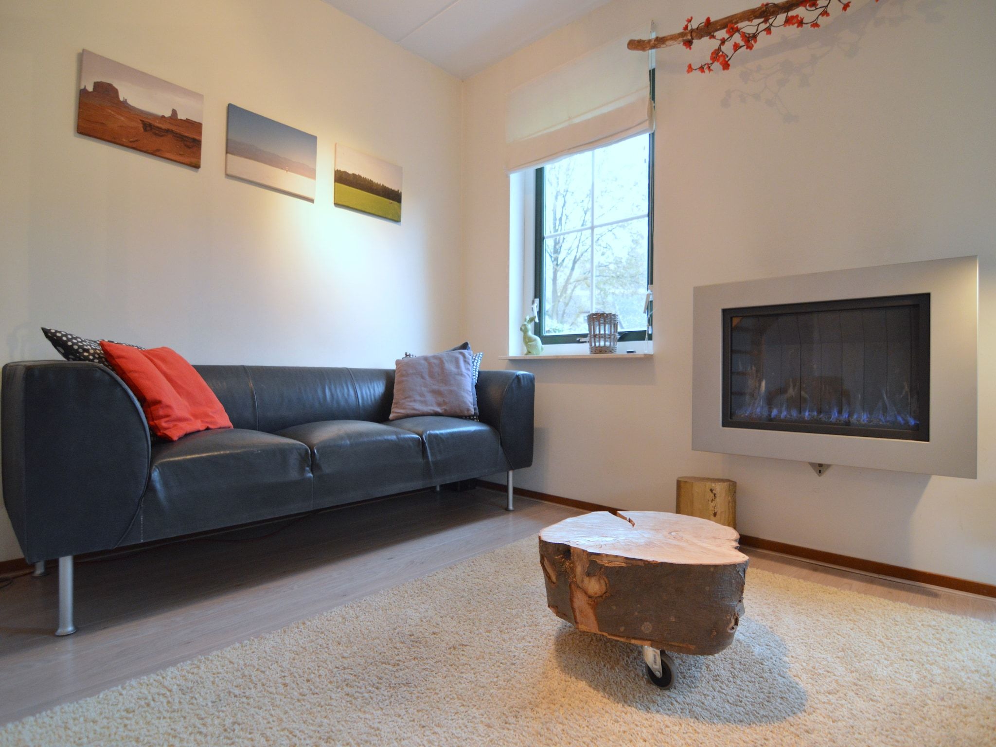 De woonkamer van Wildeman in Heeten