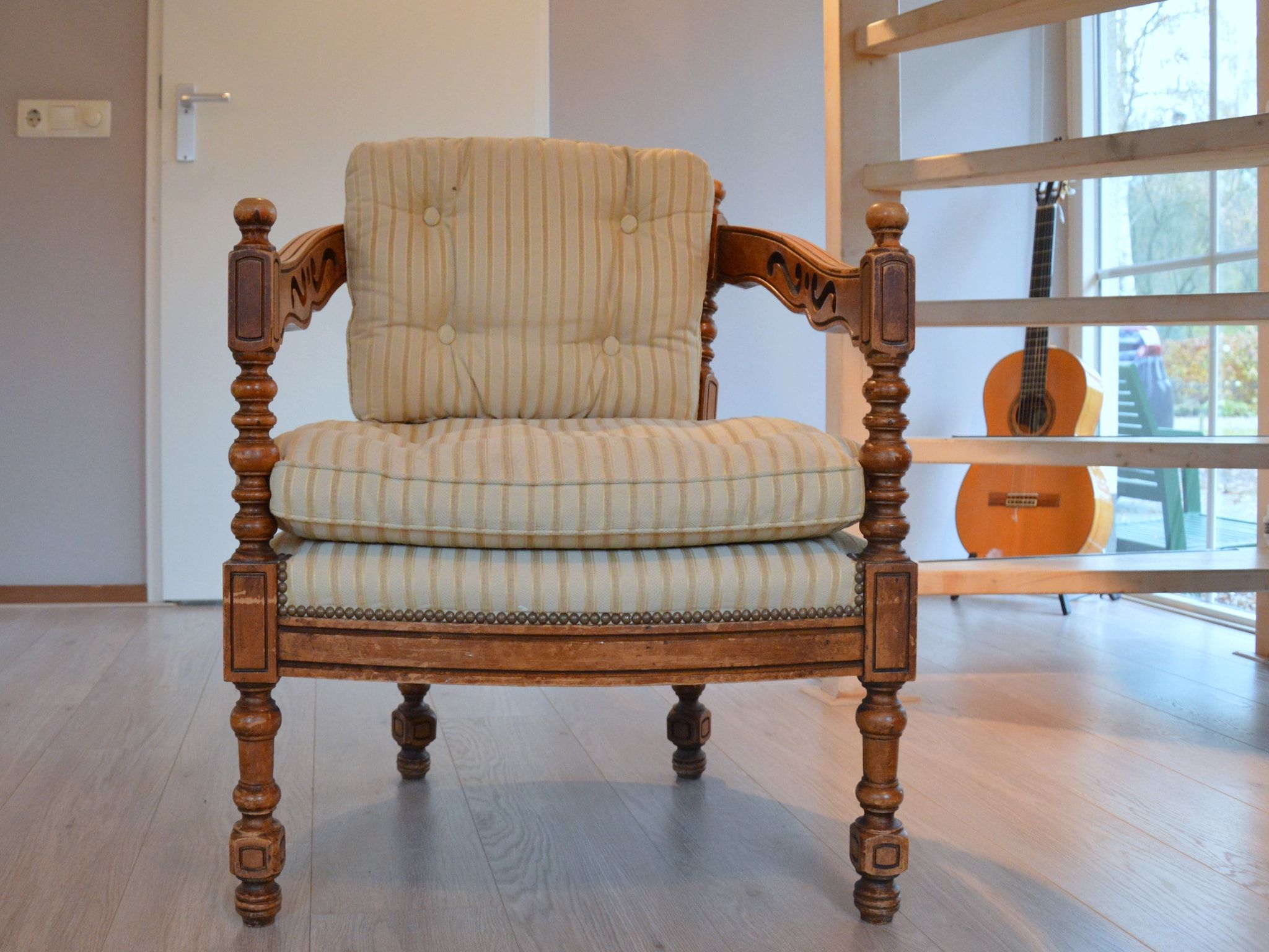 De woonkamer van Wildeman in Heeten