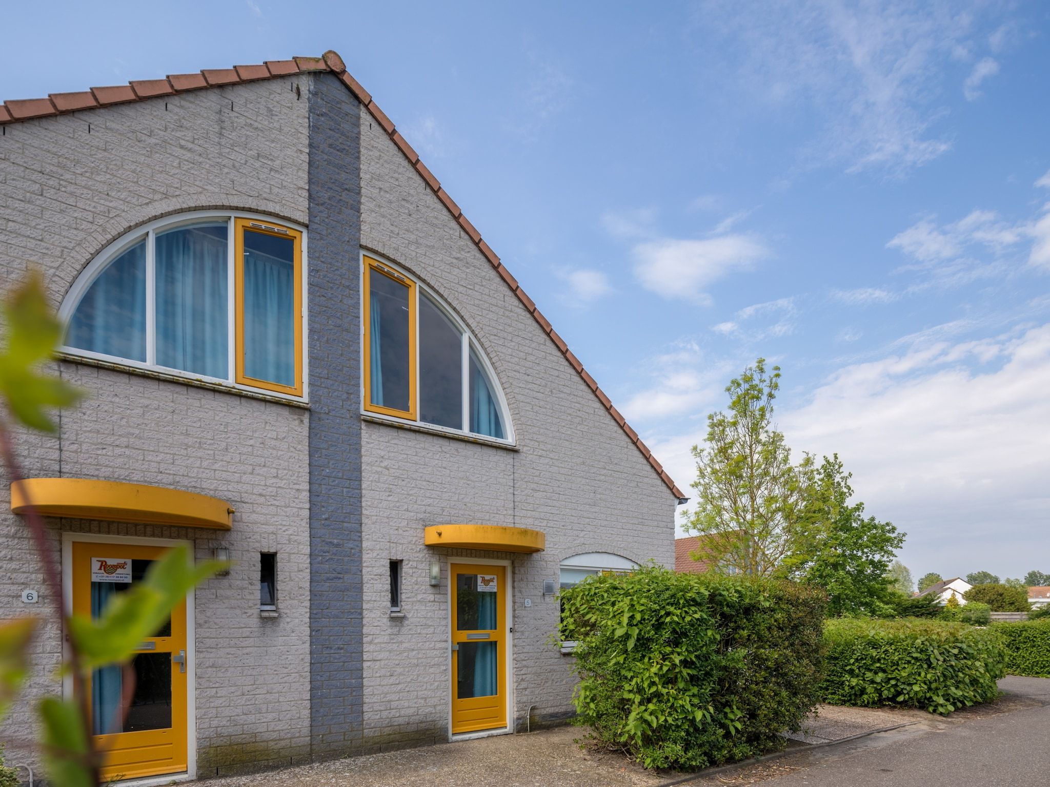 De buitenkant van Vakantiepark Zeebad 2 in Breskens