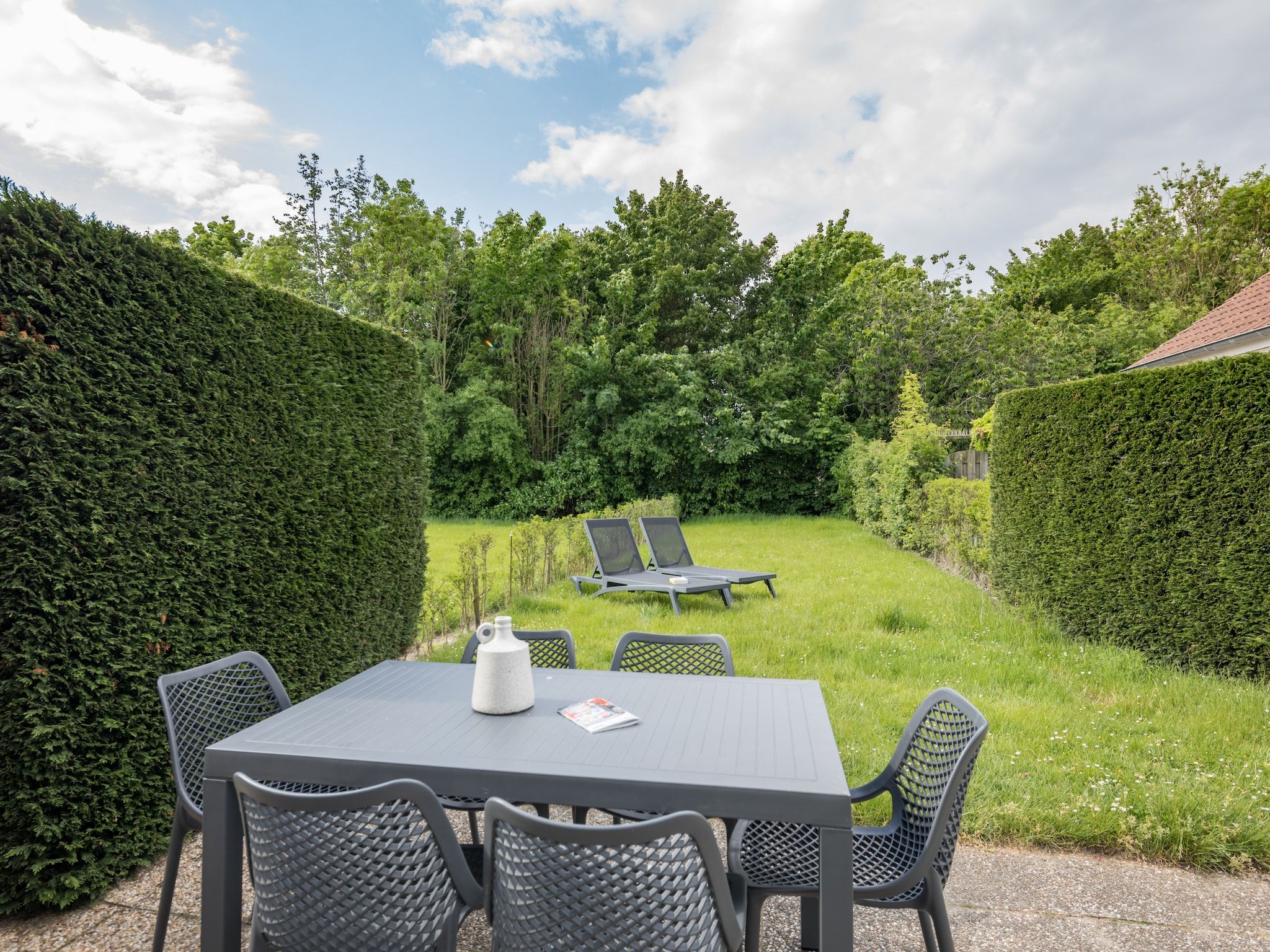 De tuin van Vakantiepark Zeebad 2 in Breskens