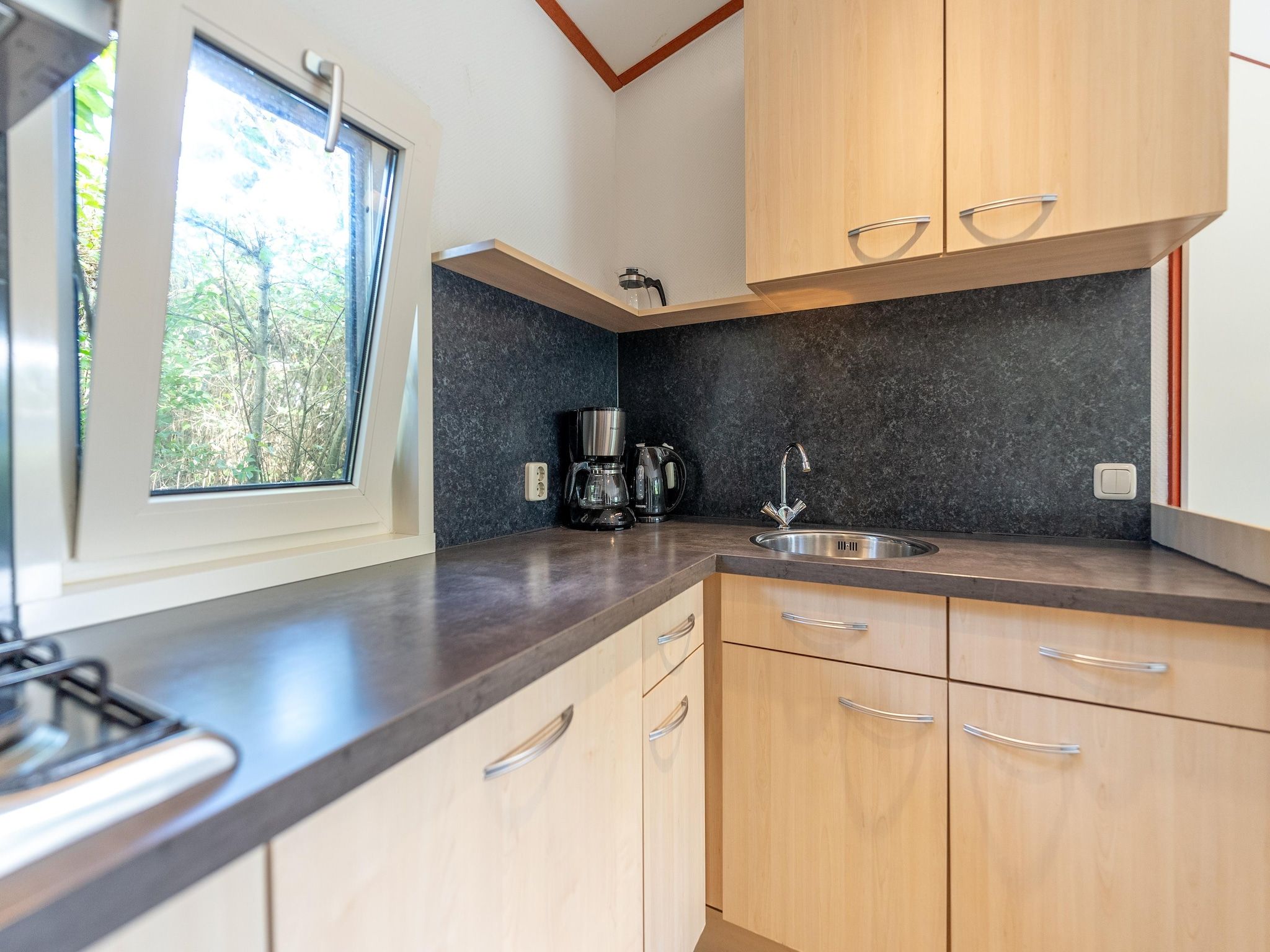 De keuken van Kustpark Egmond aan Zee 1 in Egmond aan zee