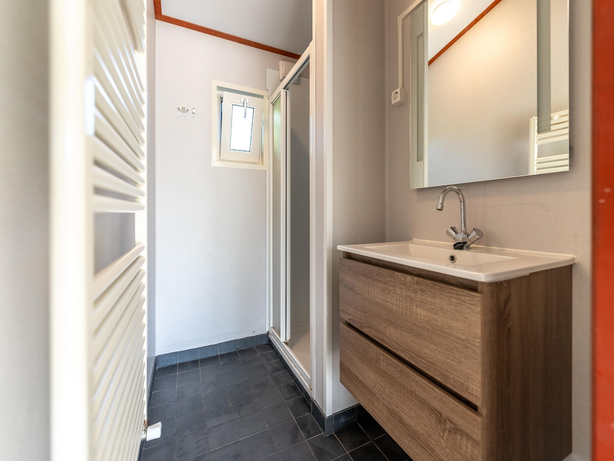 De badkamer van Kustpark Egmond aan Zee 1 in Egmond aan zee