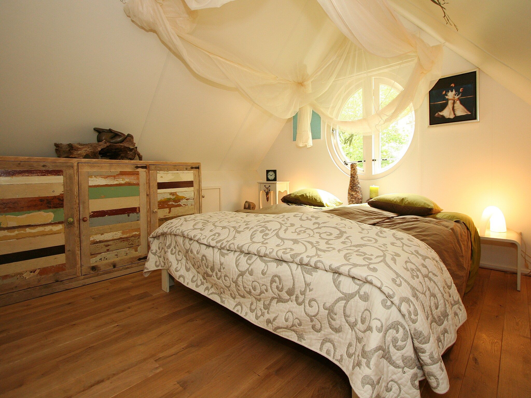 Een slaapkamer van Boshuis in Dalfsen