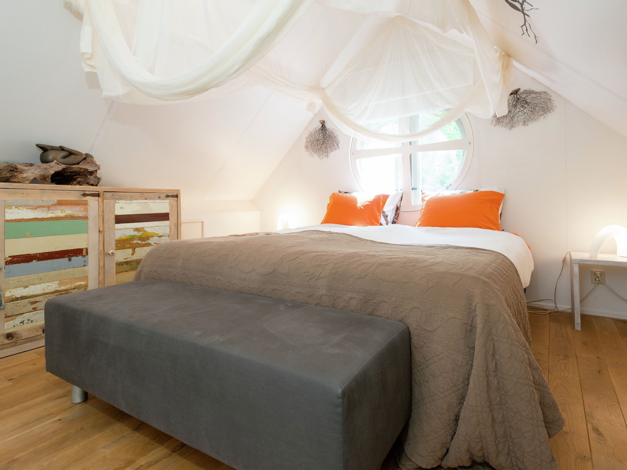 Een slaapkamer van Boshuis in Dalfsen