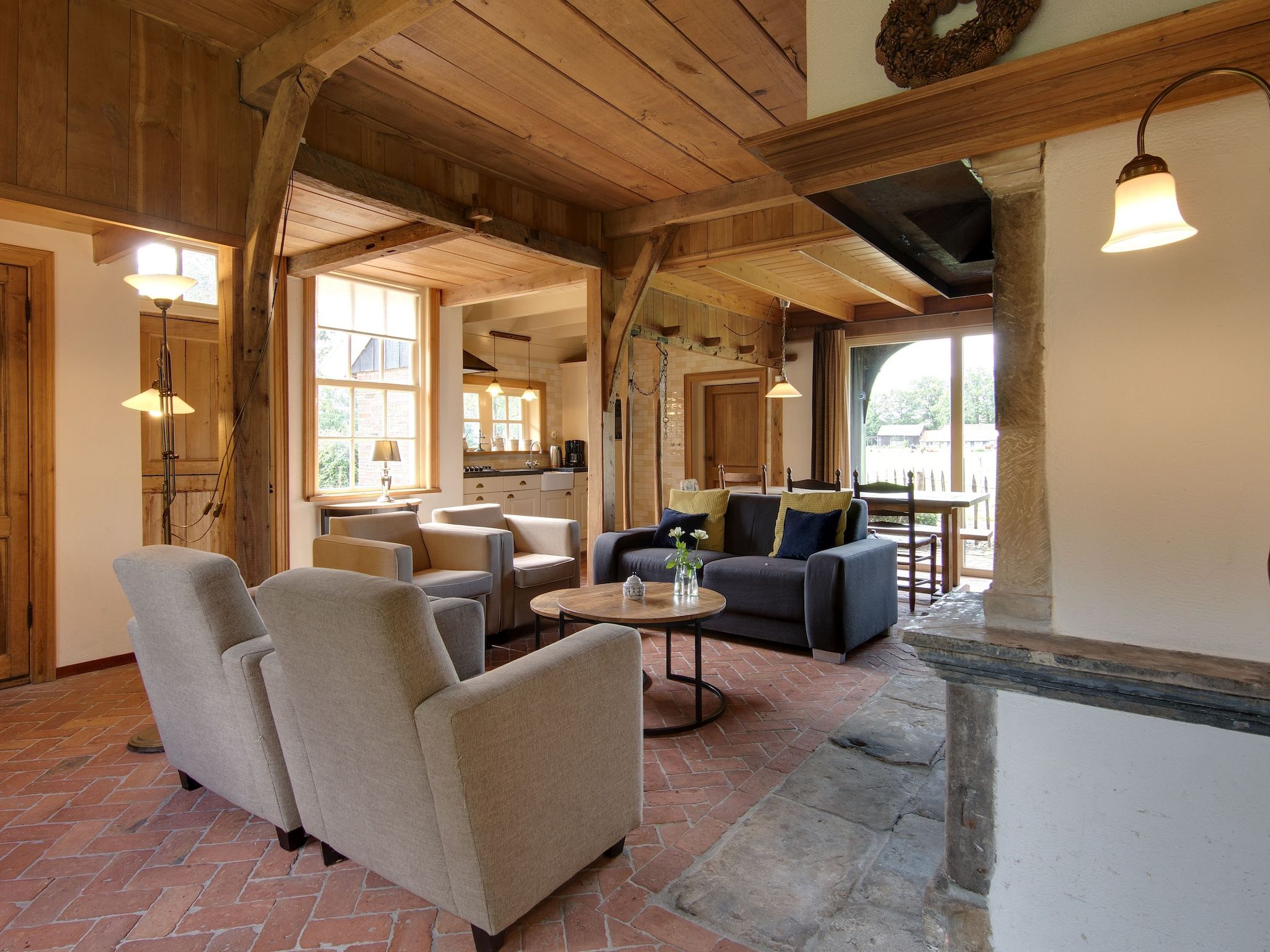 De woonkamer van Kotman's spieker 12 persoons in Enschede