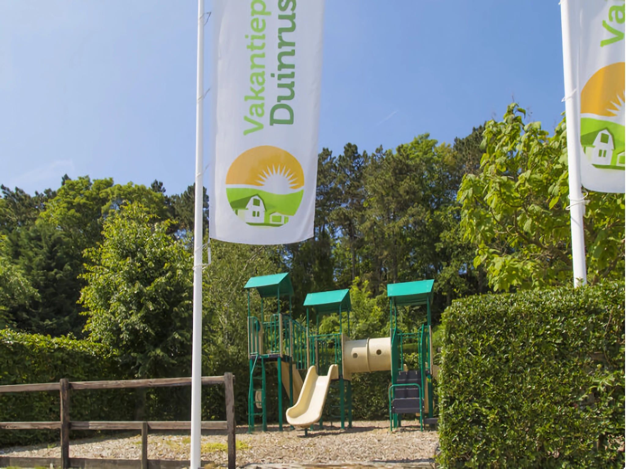 De tuin van Vakantiepark Duinrust 1 in Noordwijk aan zee