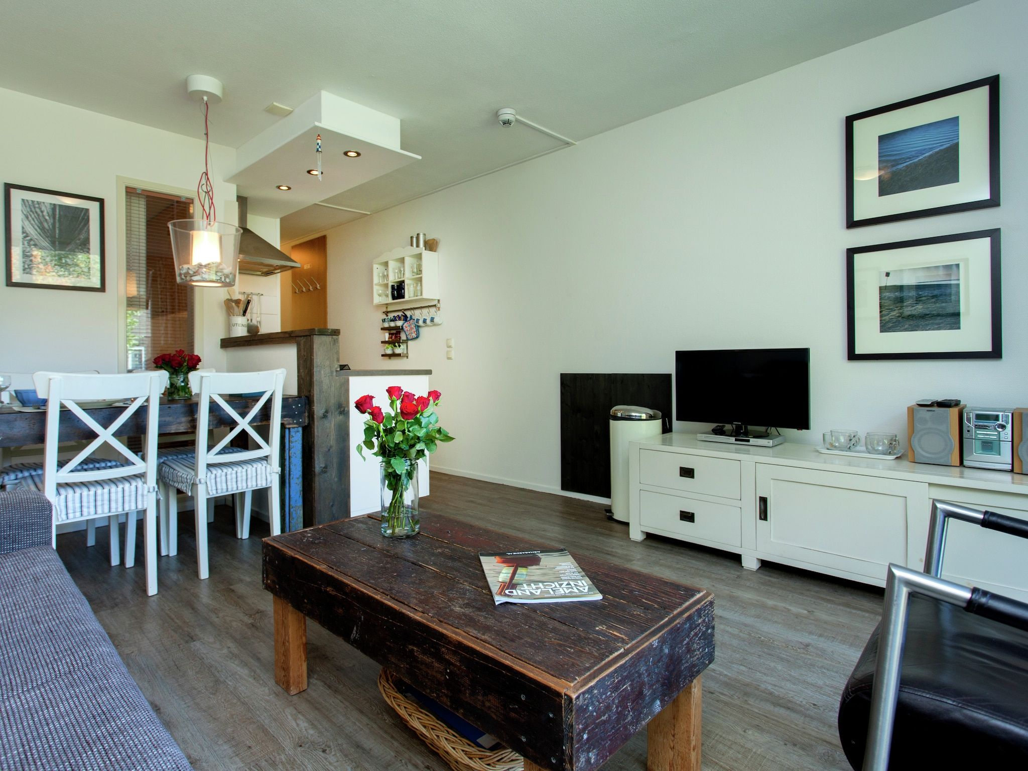 De woonkamer van Zandlust in Ameland