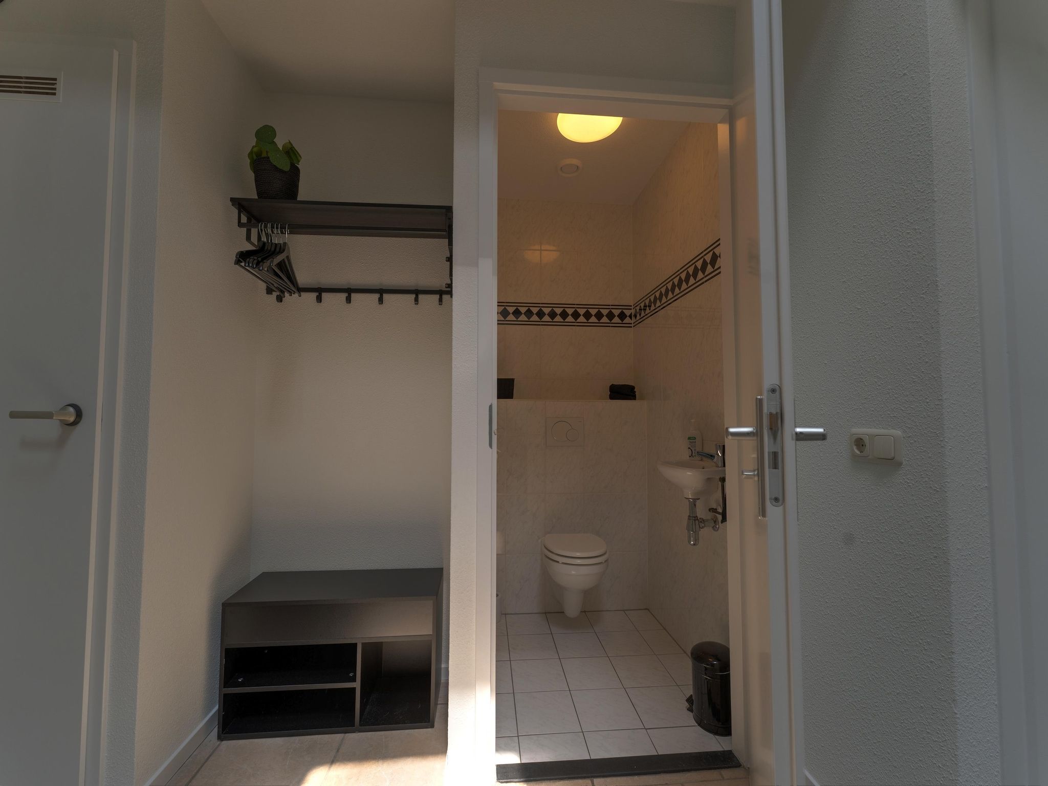 De badkamer van Buitenplaats Enjoy in Zeewolde