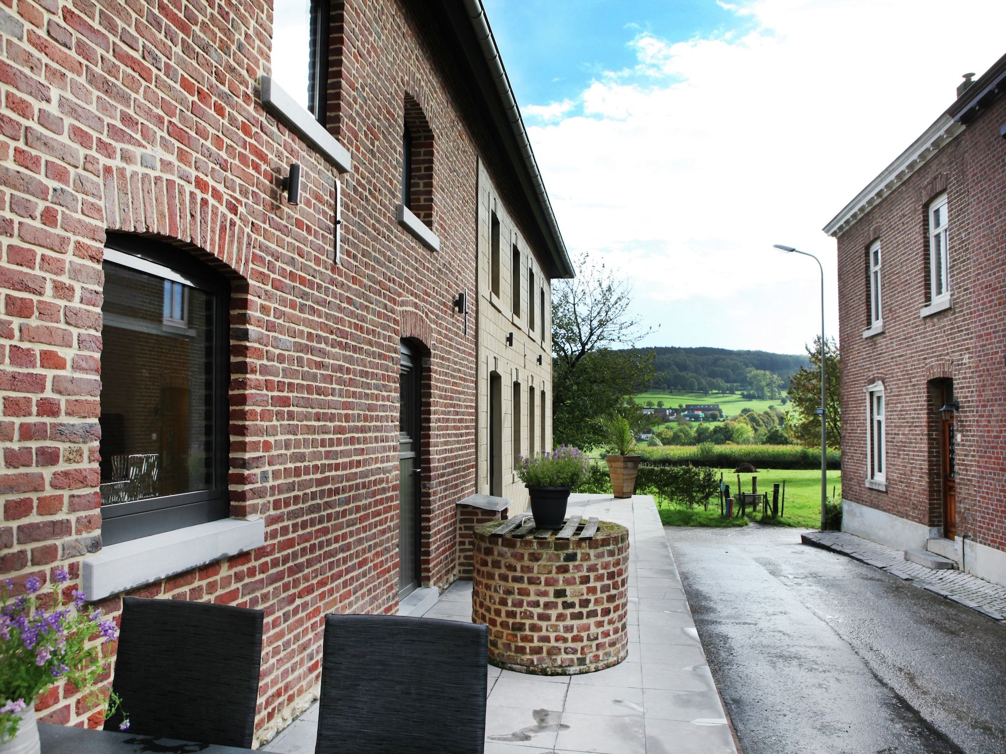 Het terras van i gen Roemel in Epen