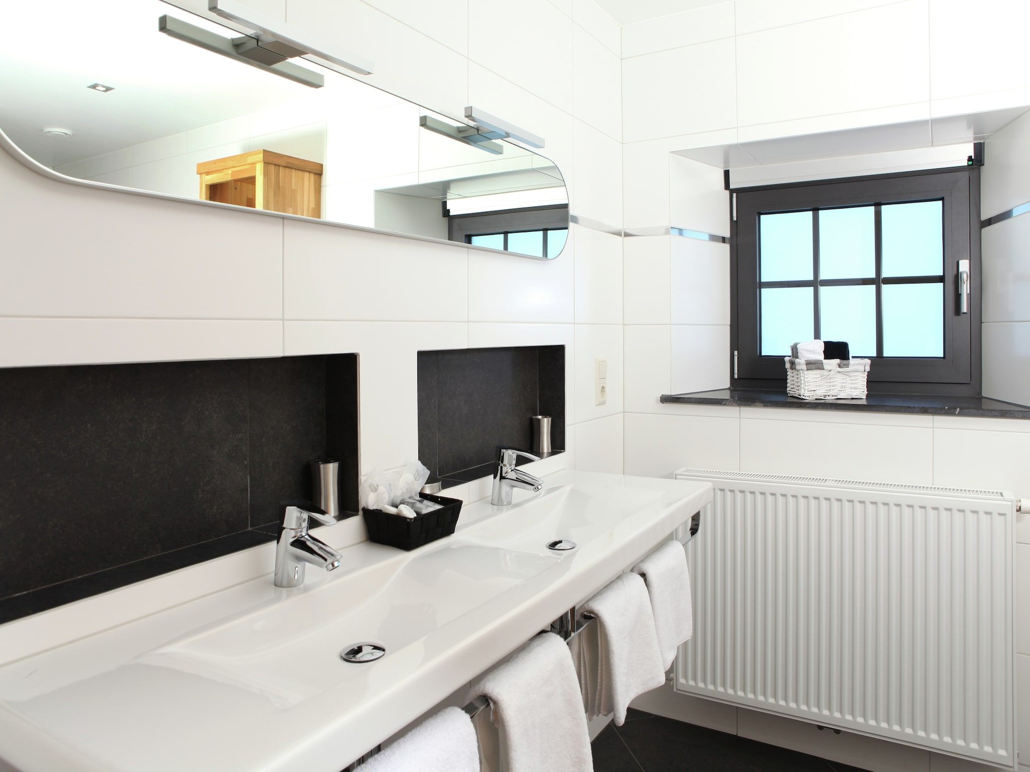 De badkamer van i gen Roemel in Epen