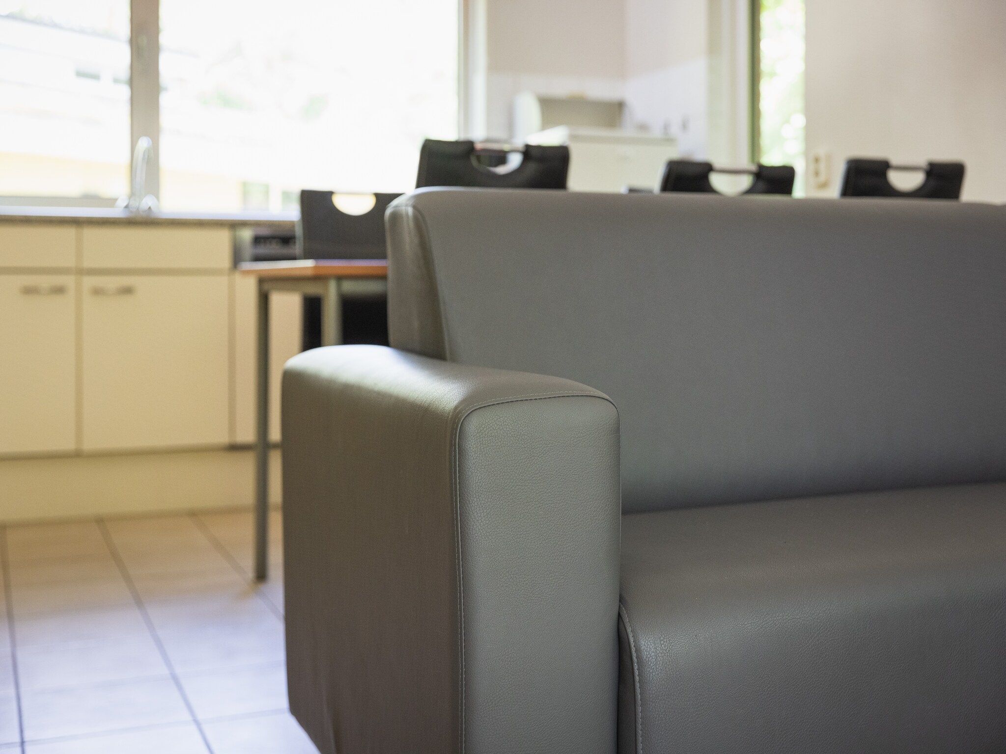 De woonkamer van Vakantiepark de Berkenhorst 8 in Kootwijk