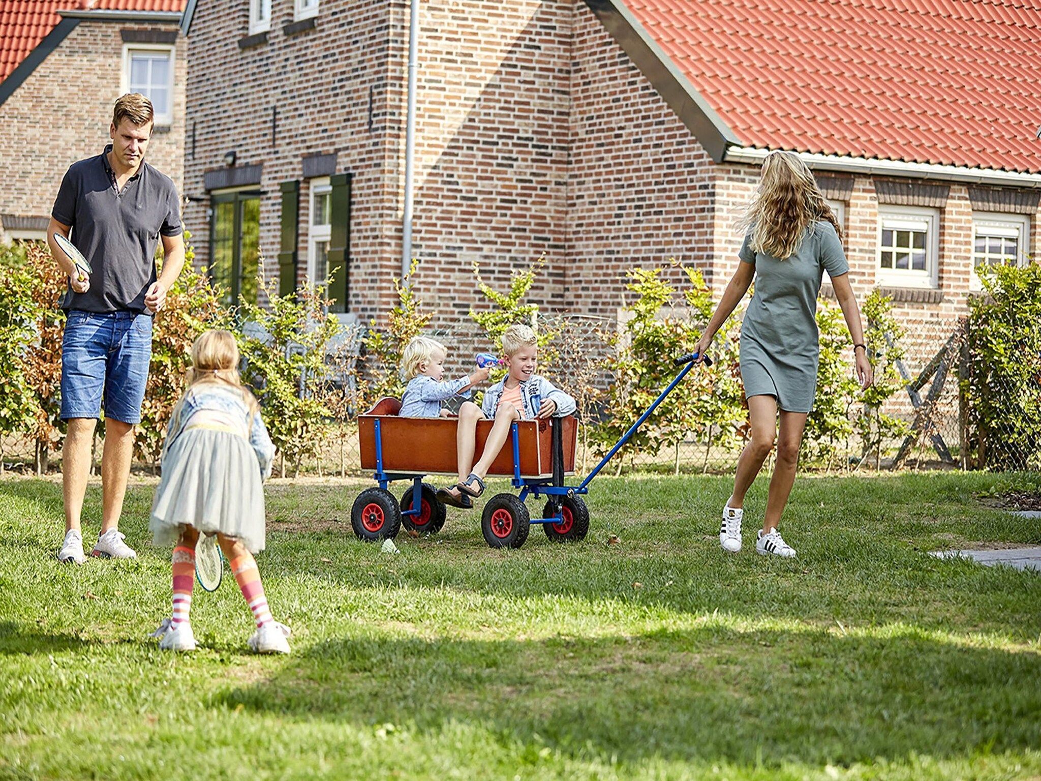 De tuin van Buitenhof De Leistert 16 in Roggel