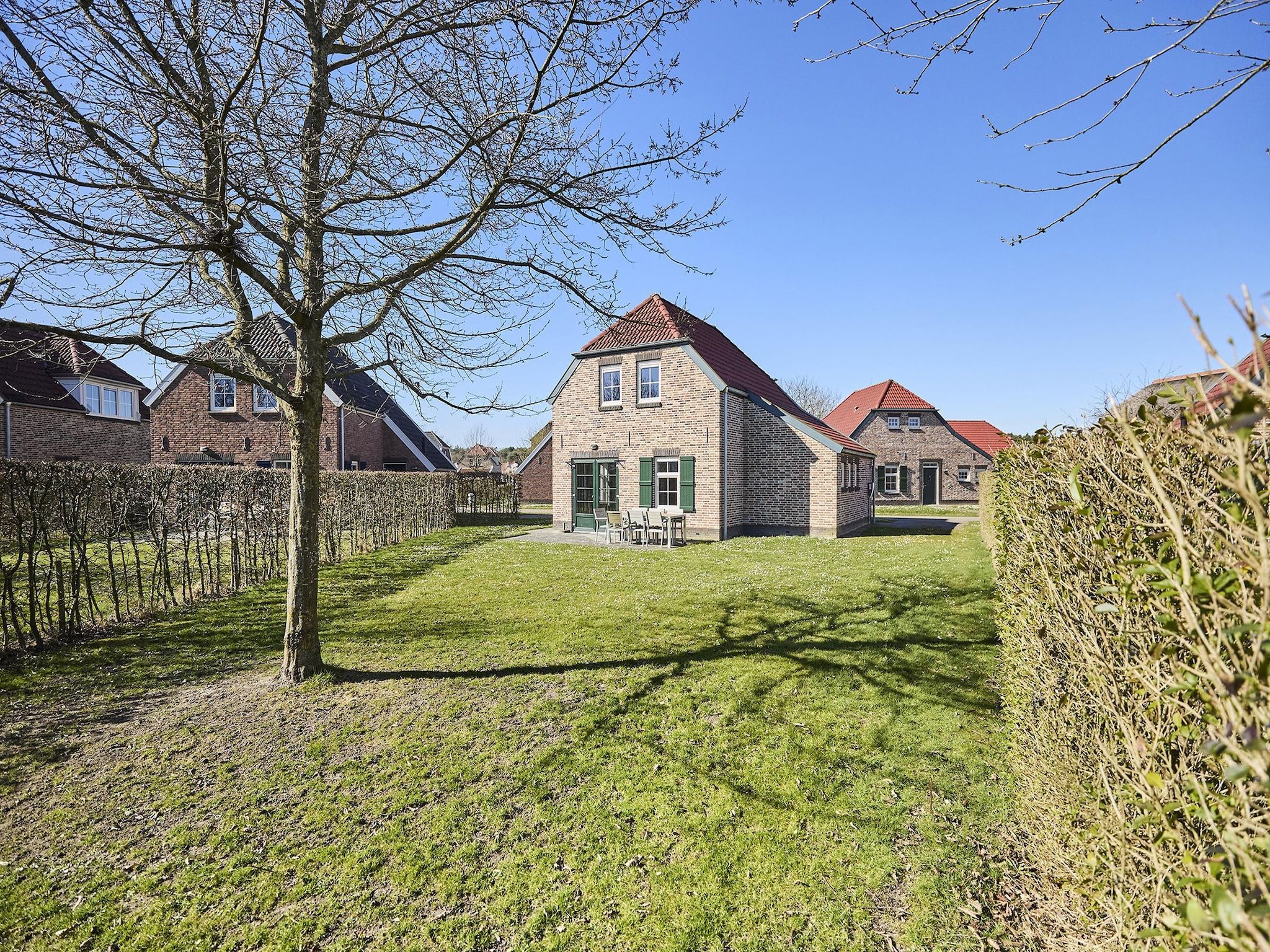 De tuin van Buitenhof De Leistert 17 in Roggel