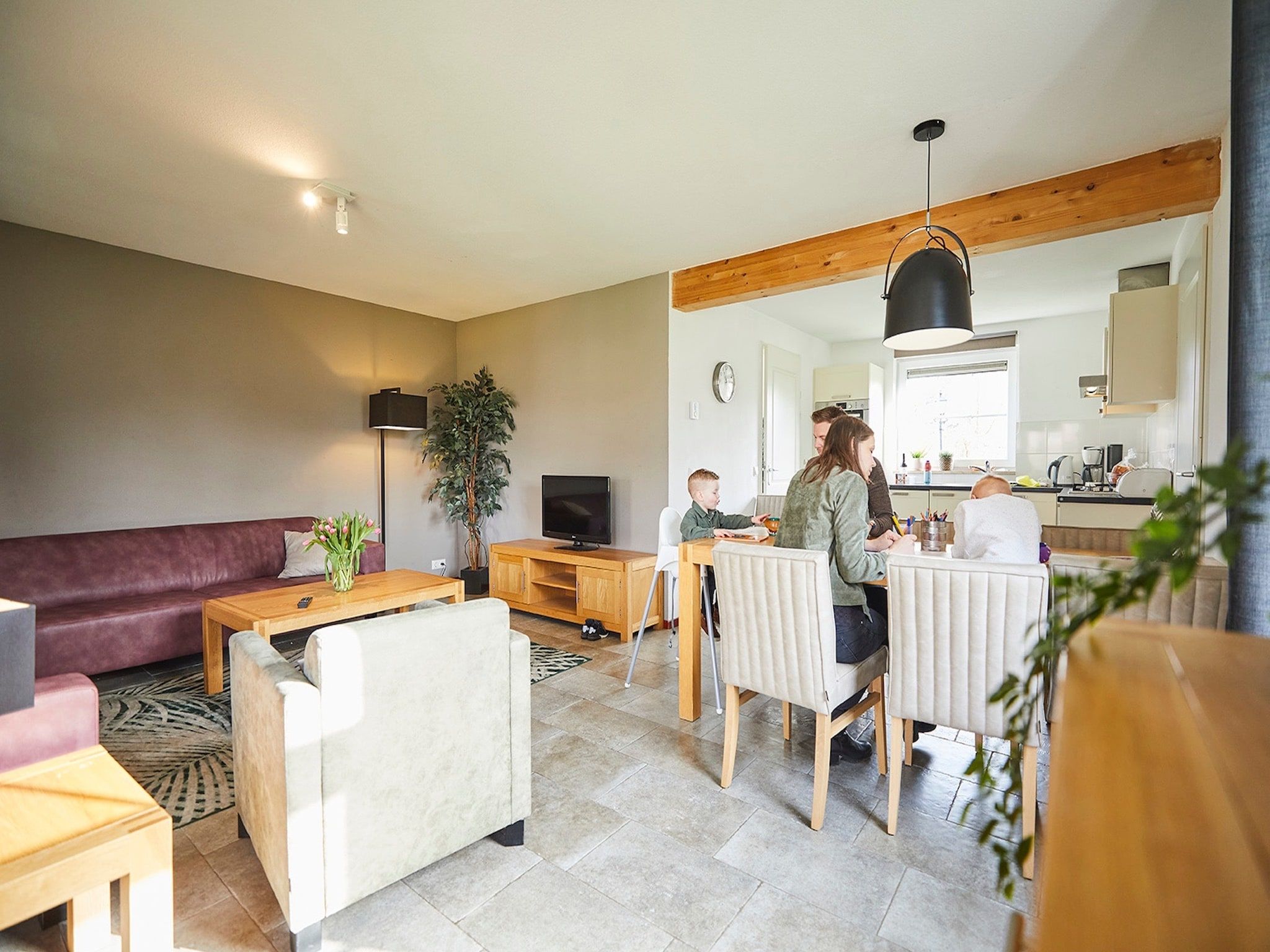 De woonkamer van Buitenhof De Leistert 18 in Roggel