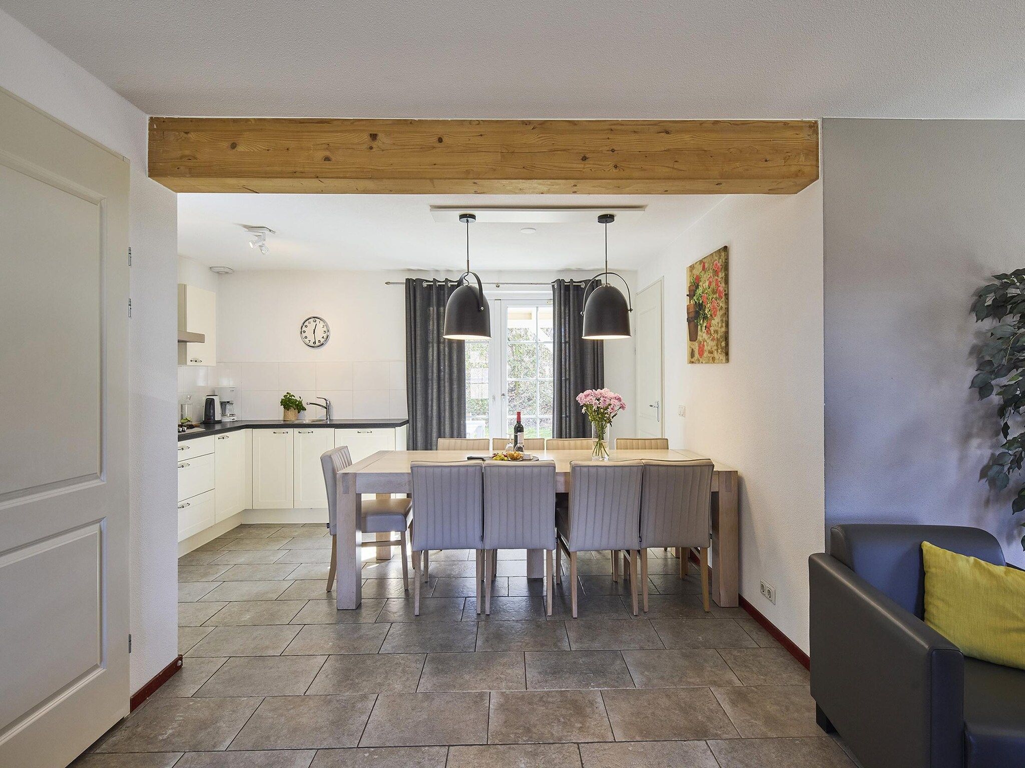 De eetkamer van Buitenhof De Leistert 10 in Roggel