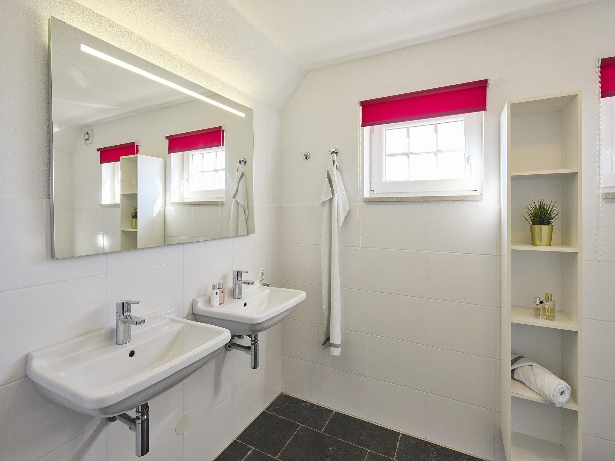 De badkamer van Buitenhof De Leistert 9 in Roggel