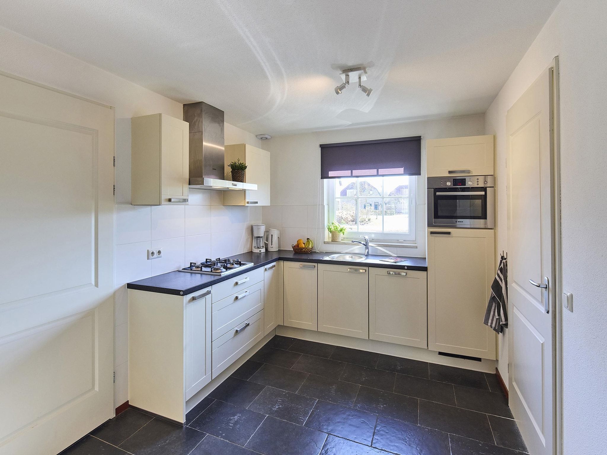 De keuken van Buitenhof De Leistert 8 in Roggel