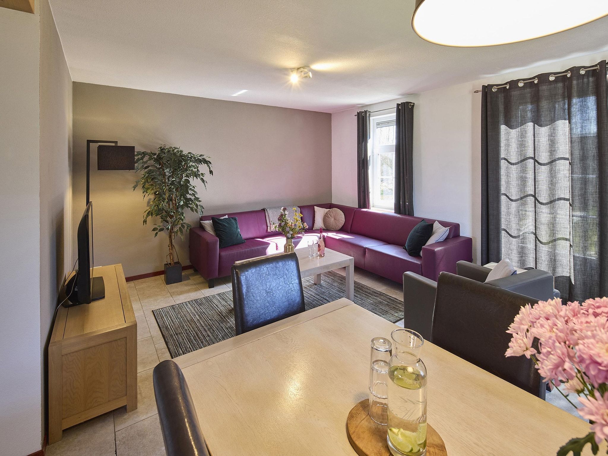 De woonkamer van Buitenhof De Leistert 8 in Roggel