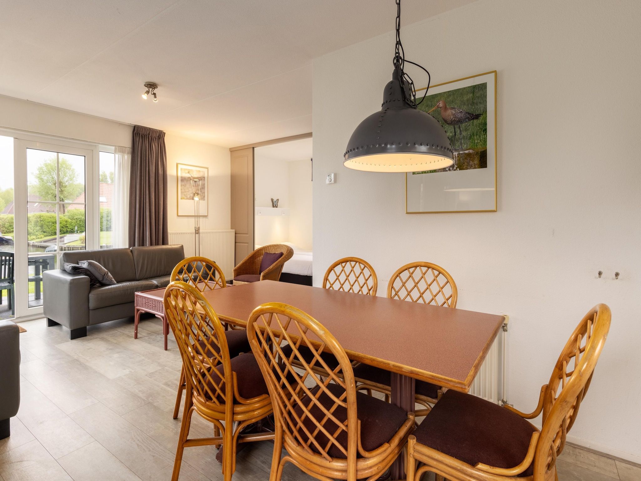 De eetkamer van Buitenplaats It Wiid in Eernewoud