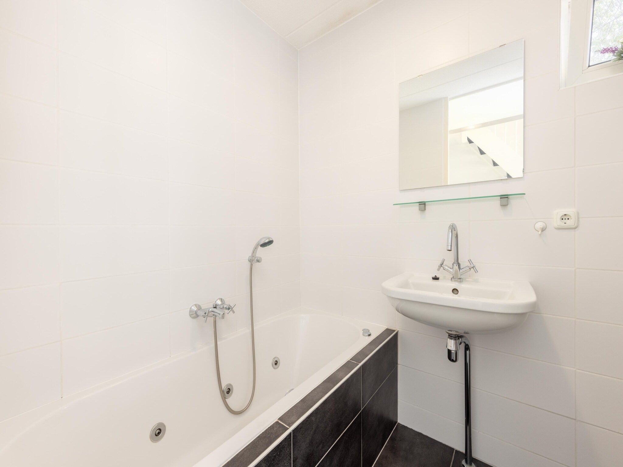 De badkamer van Buitenplaats It Wiid 2 in Eernewoud