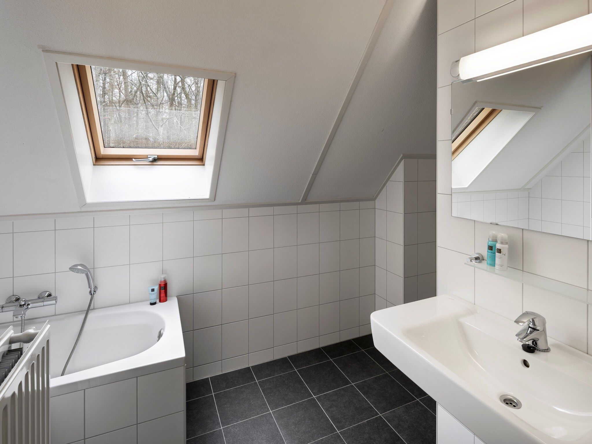 De badkamer van Marke van Ruinen 3 in Ruinen