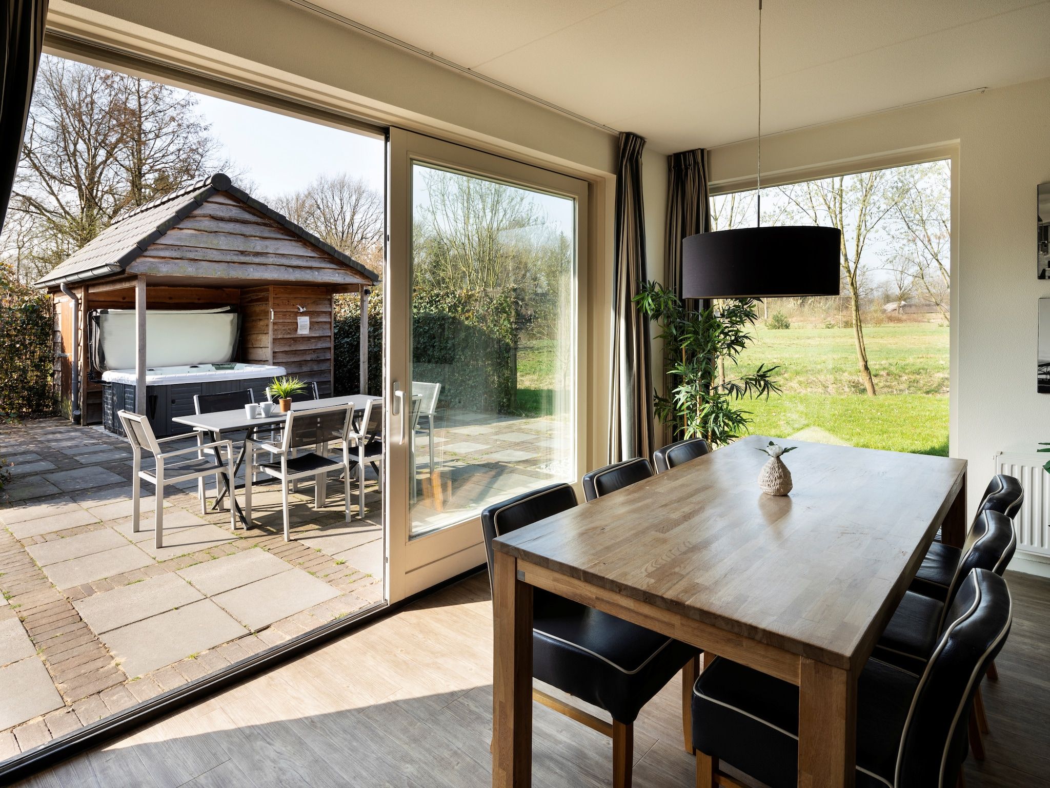 De eetkamer van Marke van Ruinen 5 in Ruinen