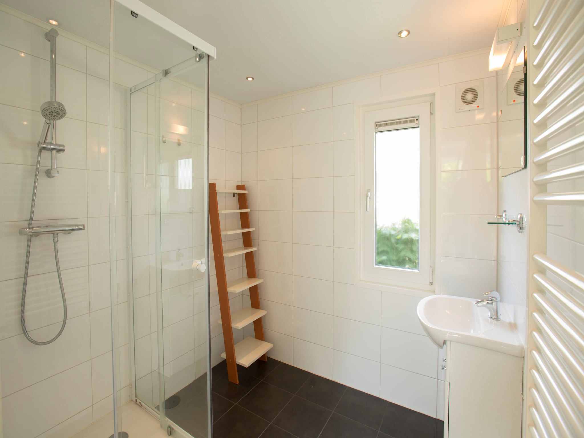 De badkamer van Recreatiepark Tolplas 2 in Hoge Hexel