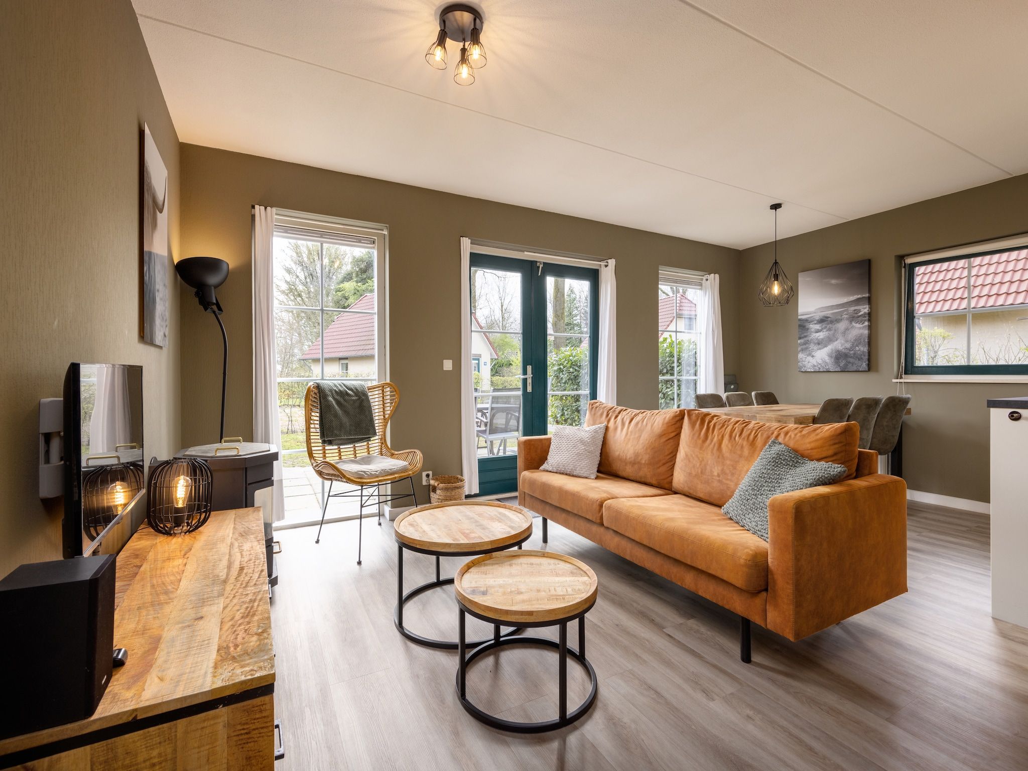 De woonkamer van Recreatiepark Tolplas 10 in Hoge Hexel