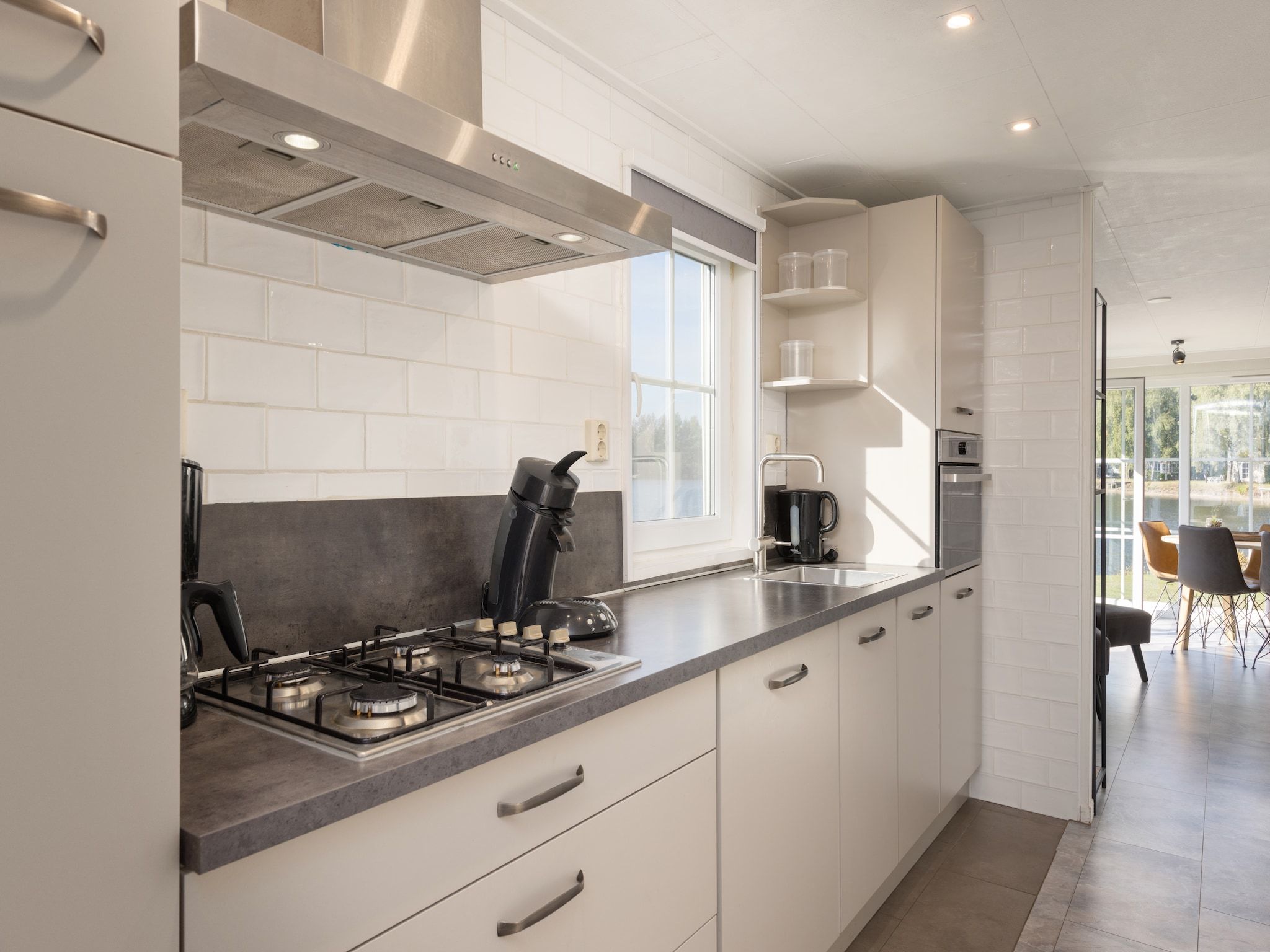 De keuken van Recreatiepark Tolplas 7 in Hoge Hexel