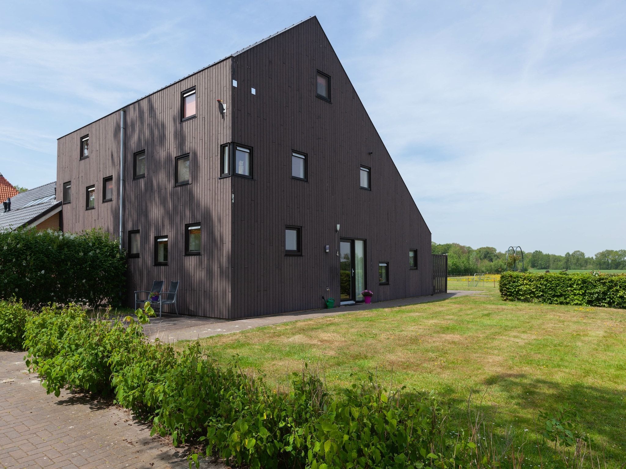 De buitenkant van Lyts Sypenstien in Langweer