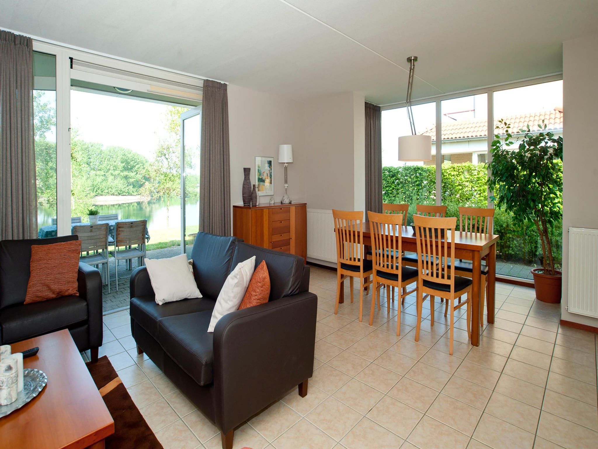 De woonkamer van Havenwoning 2-6 persoons in Heel