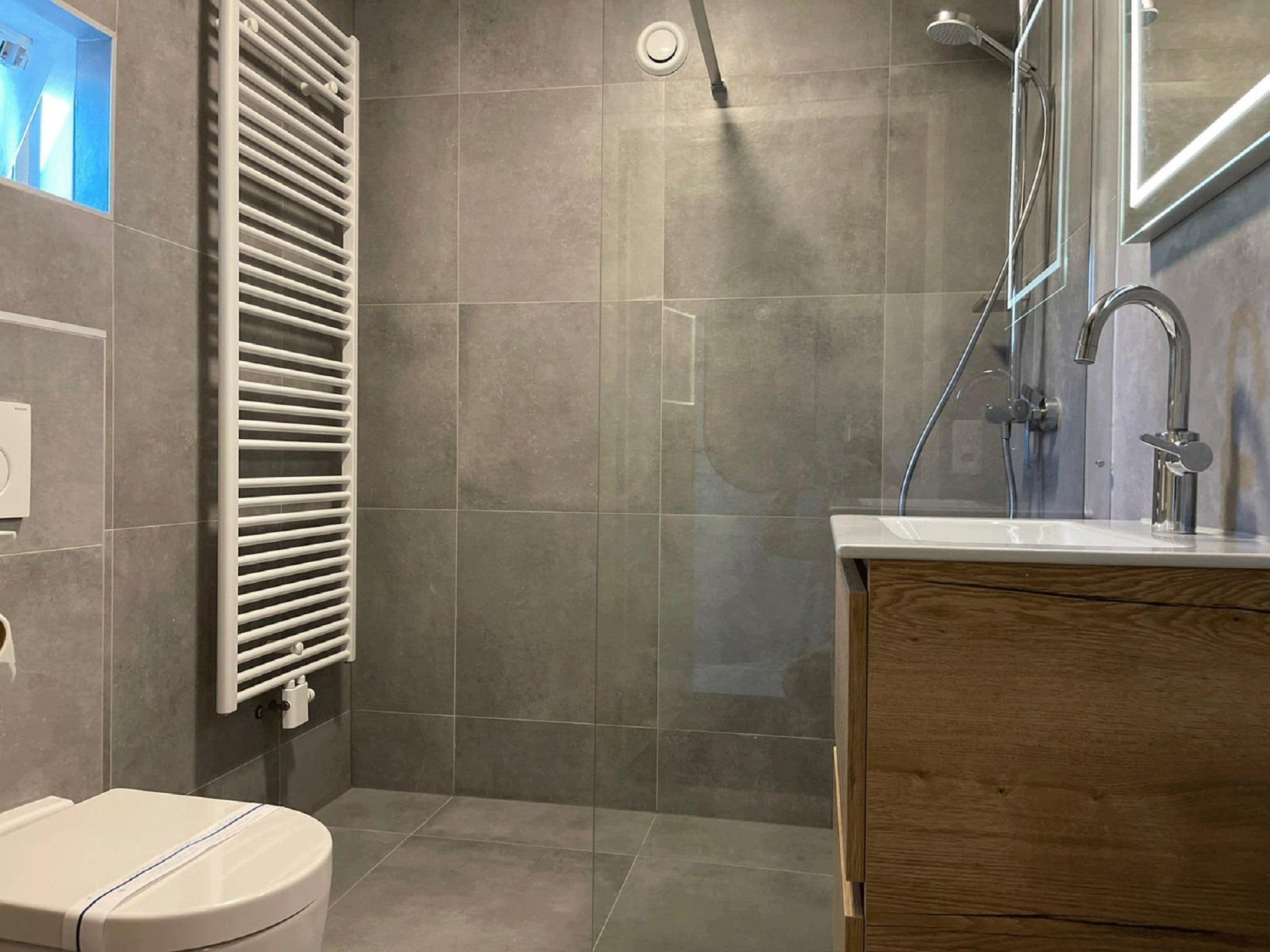 De badkamer van Villapark De Weerribben 1 in Paasloo