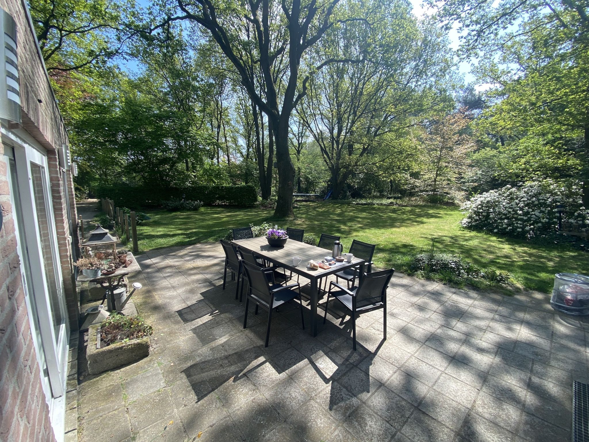 De tuin van Vier Vogelenzang in Vessem