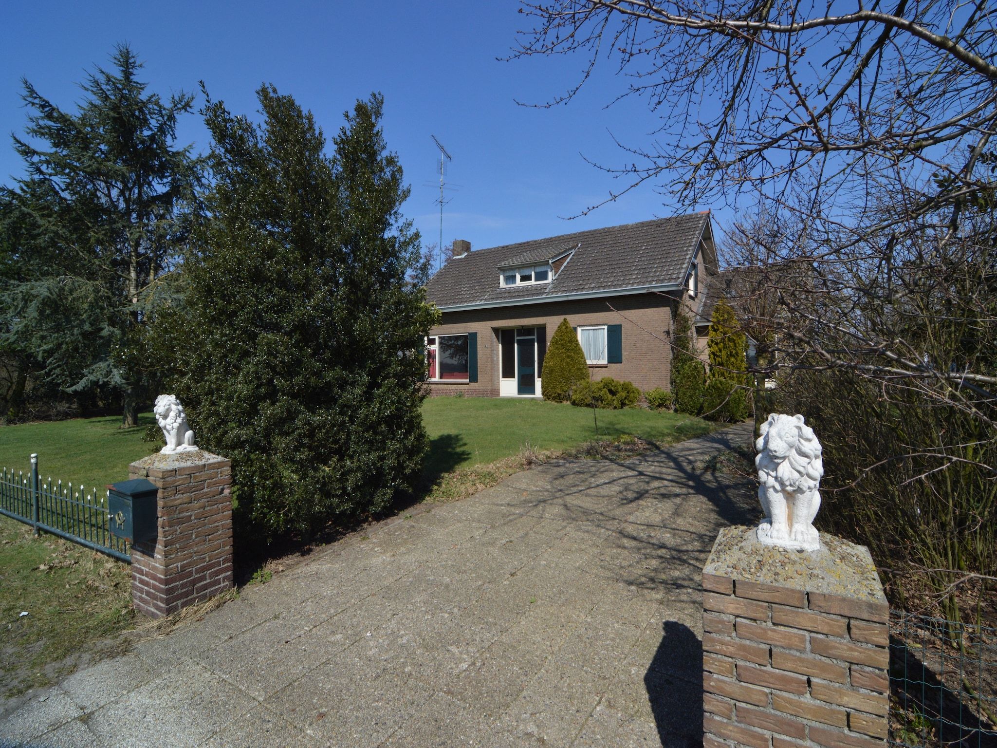 De buitenkant van Paradiso in Elsendorp