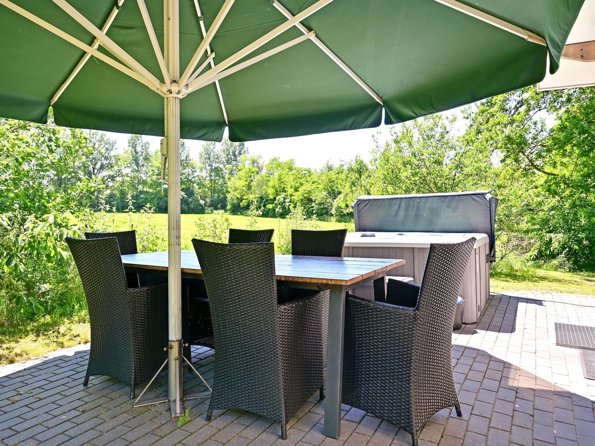 Het terras van Veldzicht in Reutum-Weerselo