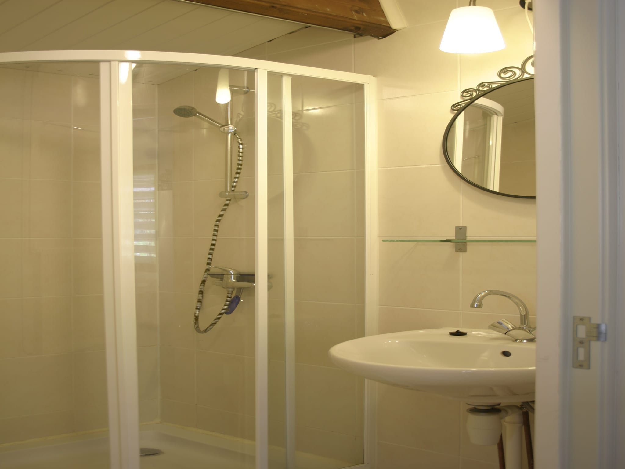 De badkamer van Chaletpark Kuiperberg 1 in Ootmarsum