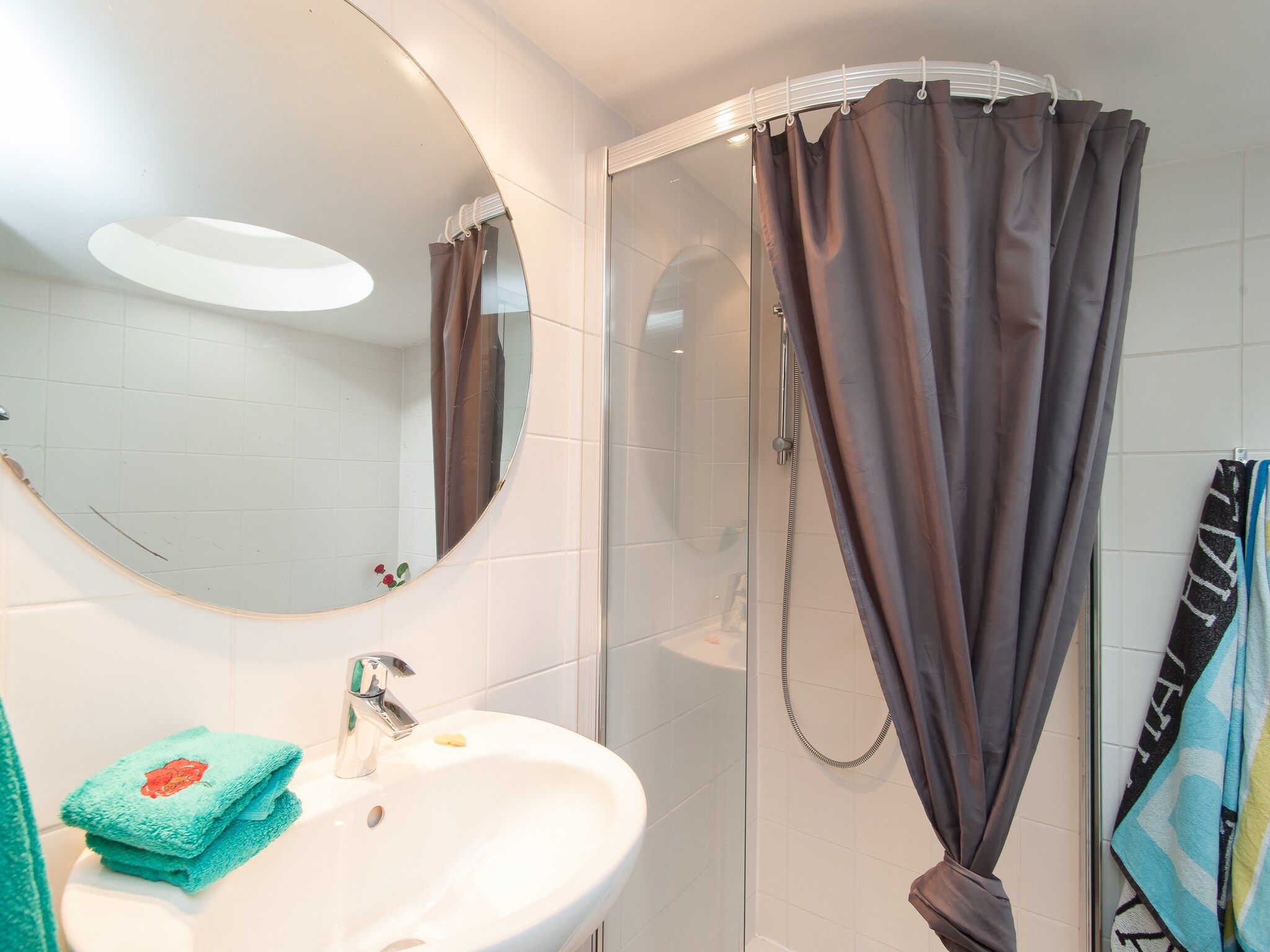 De badkamer van Het Roefje in Bergen