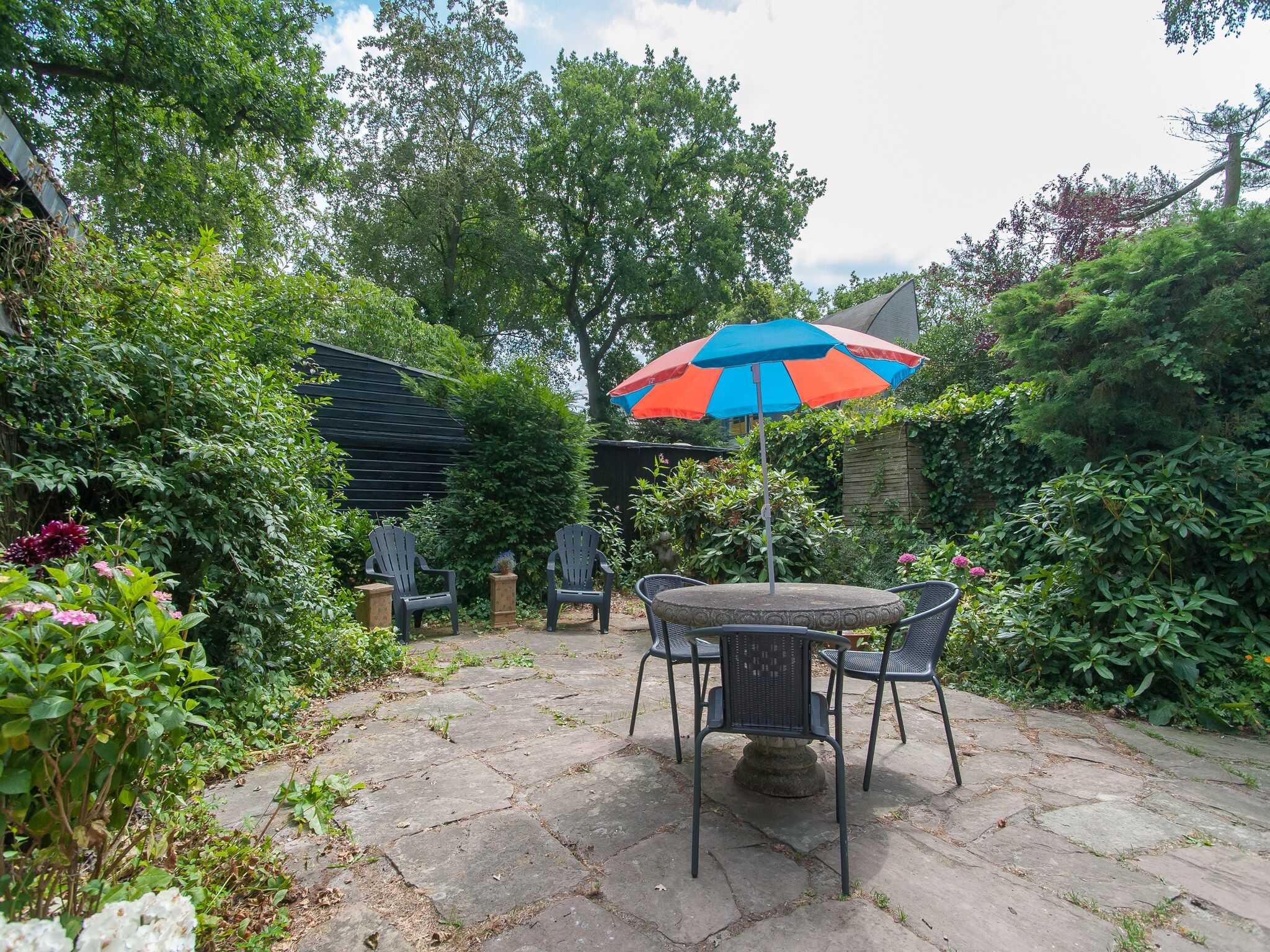 Het terras van Het Roefje in Bergen