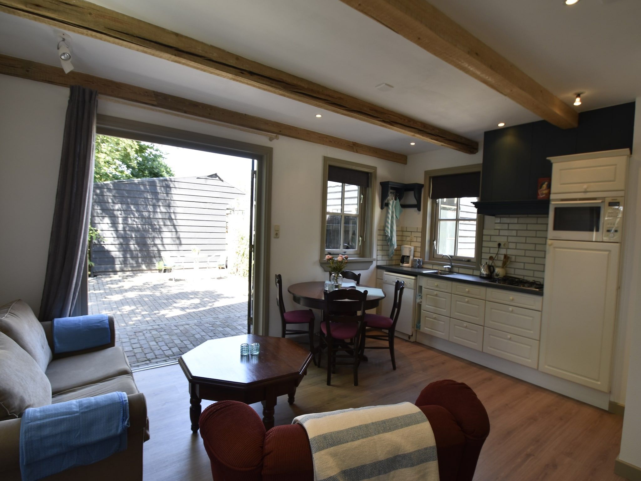 De woonkamer van Harrekidee in Sint Maartensbrug