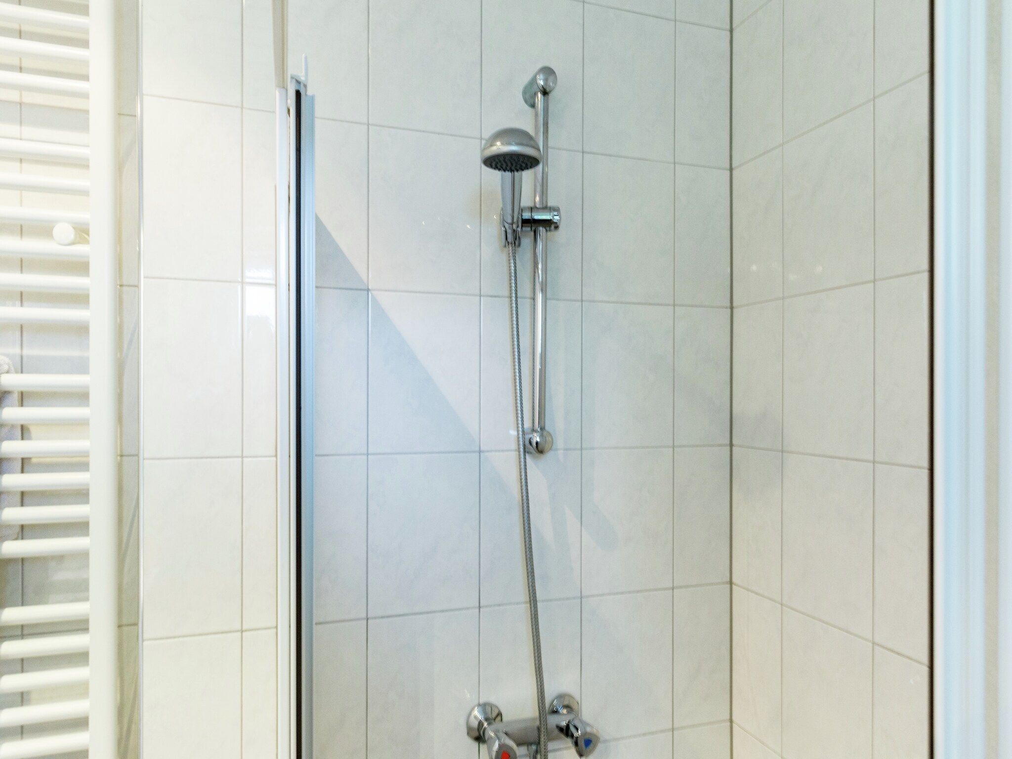 De badkamer van De Notenweide in Zonnemaire