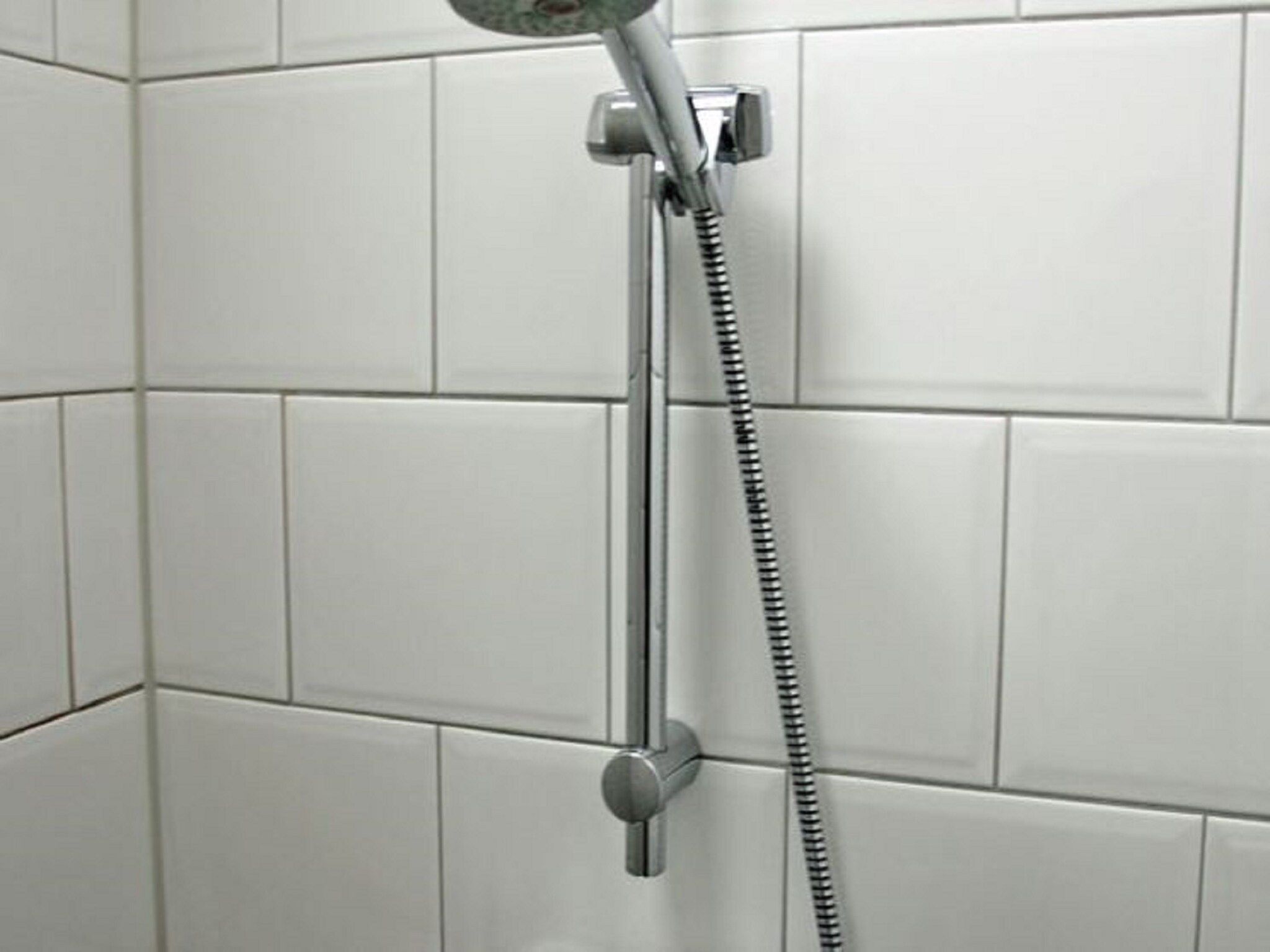 De badkamer van Helmgras I in Egmond aan zee