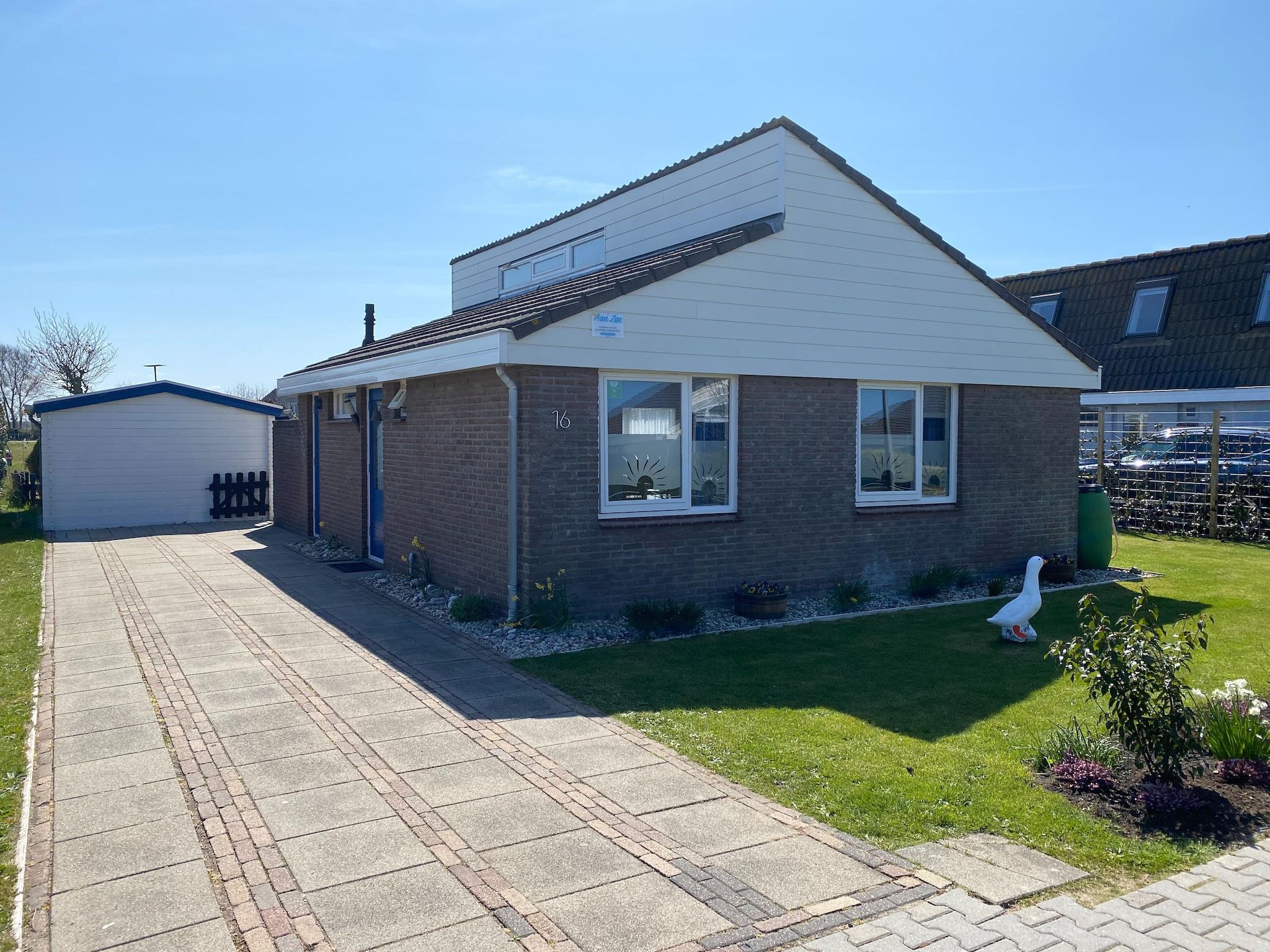 De buitenkant van Buenaventura in Egmond aan den Hoef