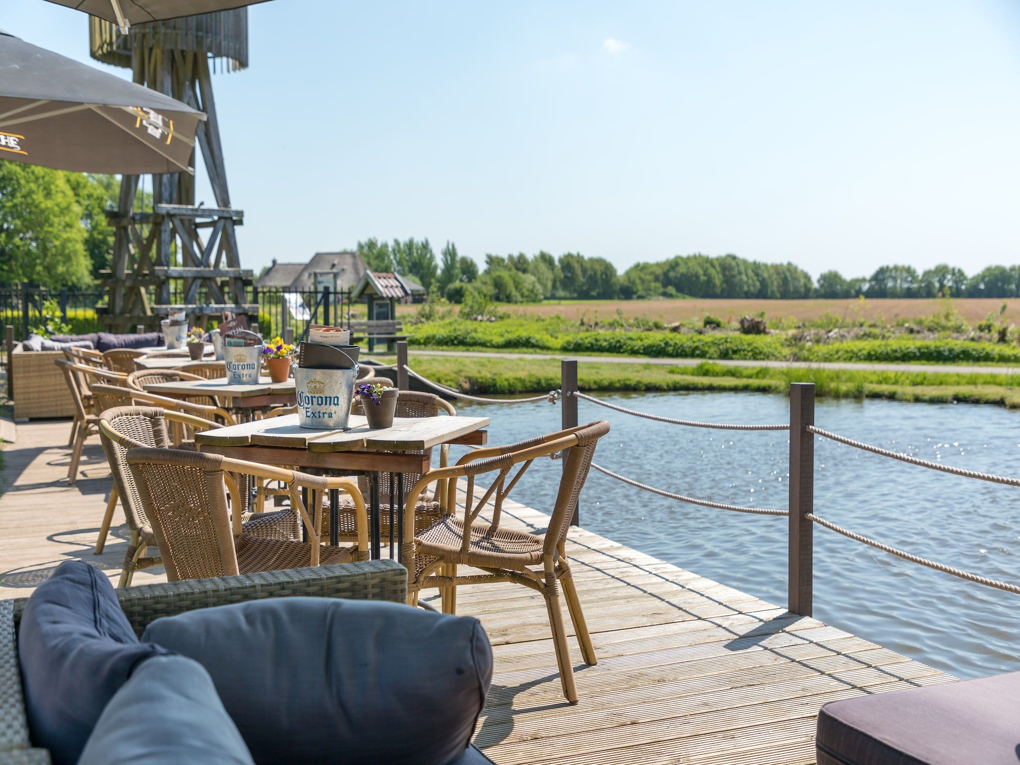 Parkfaciliteiten bij Villapark De Weerribben 5 in Paasloo