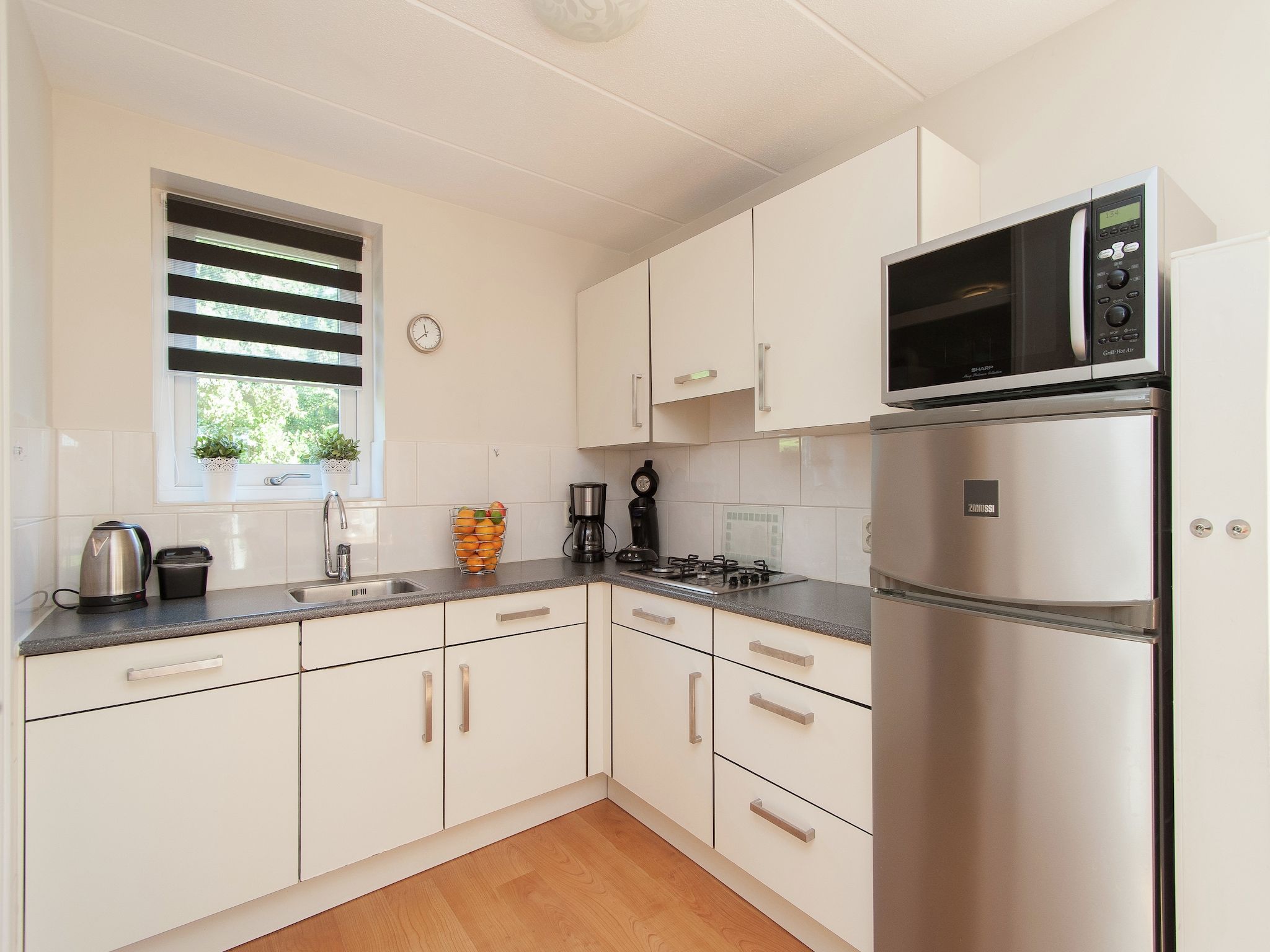 De keuken van Bungalowpark de Gouden Spar 4 in Noordwijk