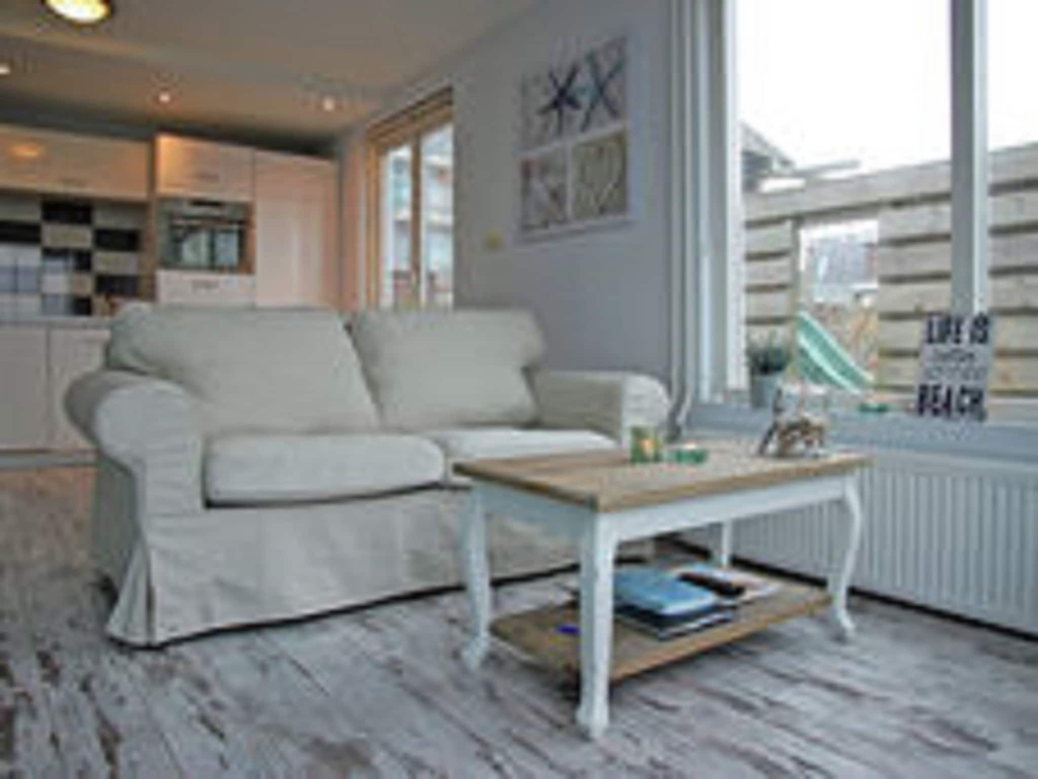 De woonkamer van Helmgras II in Egmond aan zee